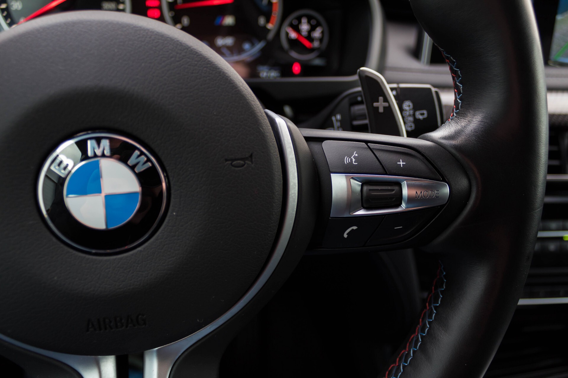 BMW X5 M Bang&Olufsen Carbon/Entertainment/Standkachel Aut8 Foto 13