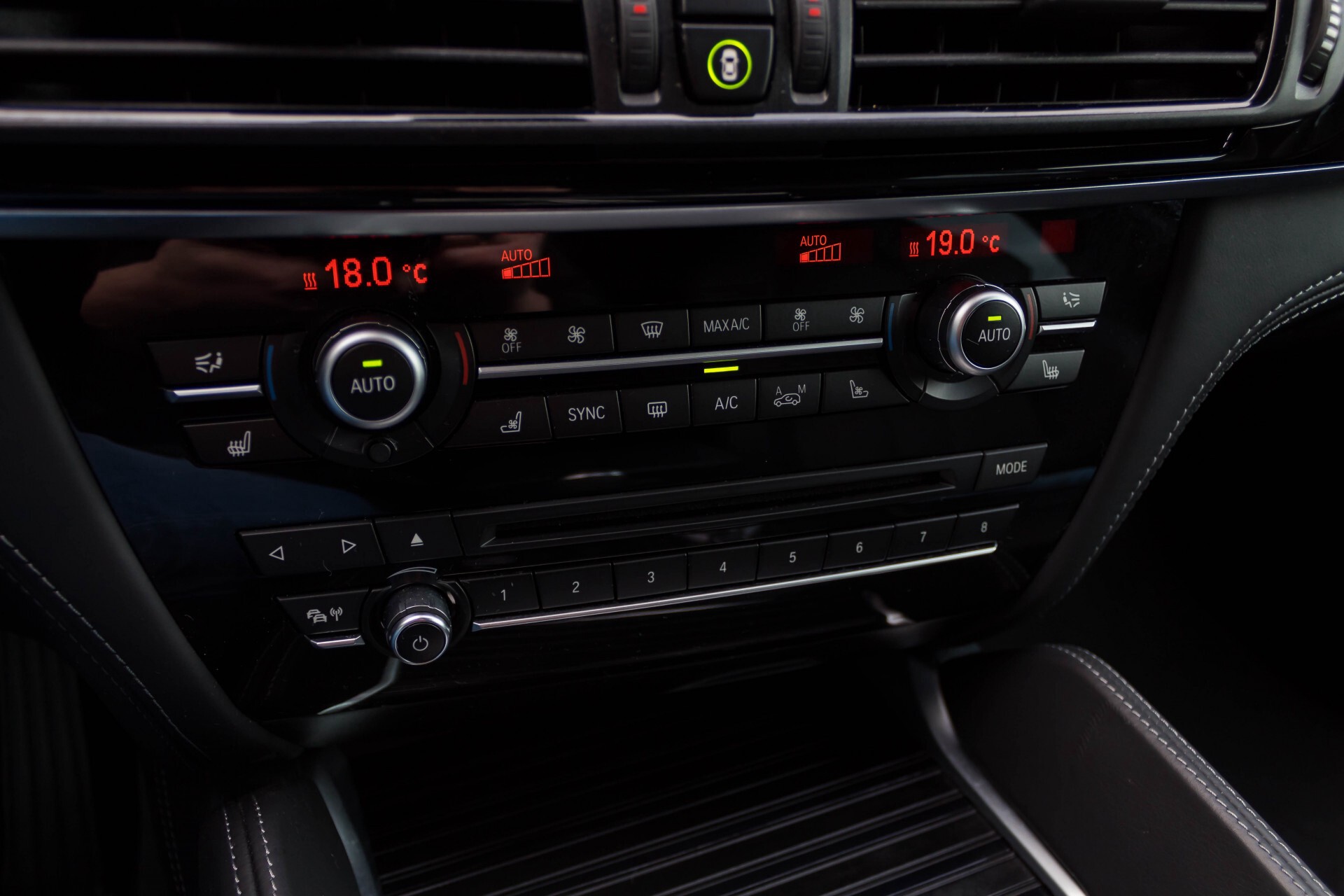 BMW X5 M Bang&Olufsen Carbon/Entertainment/Standkachel Aut8 Foto 18