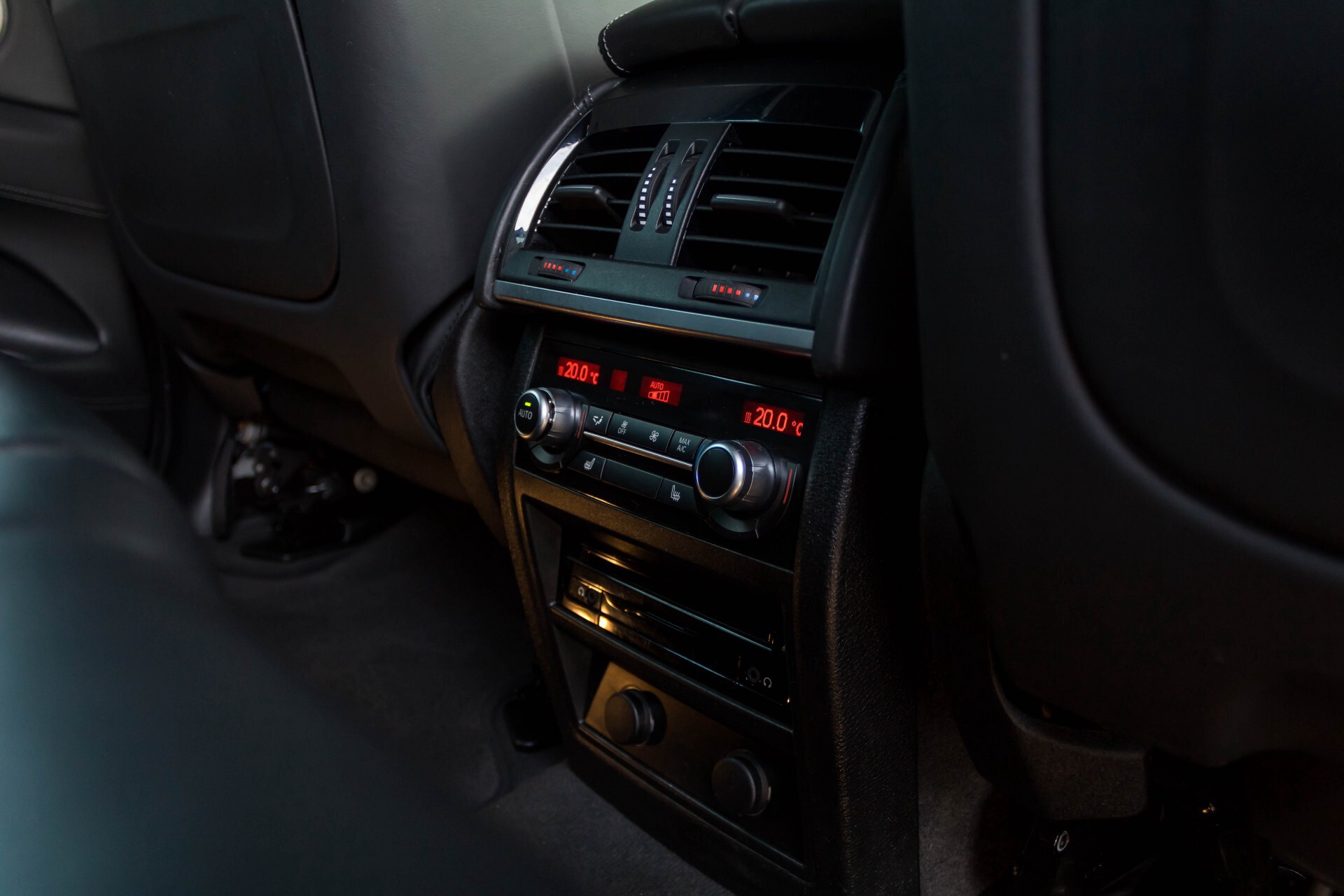 BMW X5 M Bang&Olufsen Carbon/Entertainment/Standkachel Aut8 Foto 30