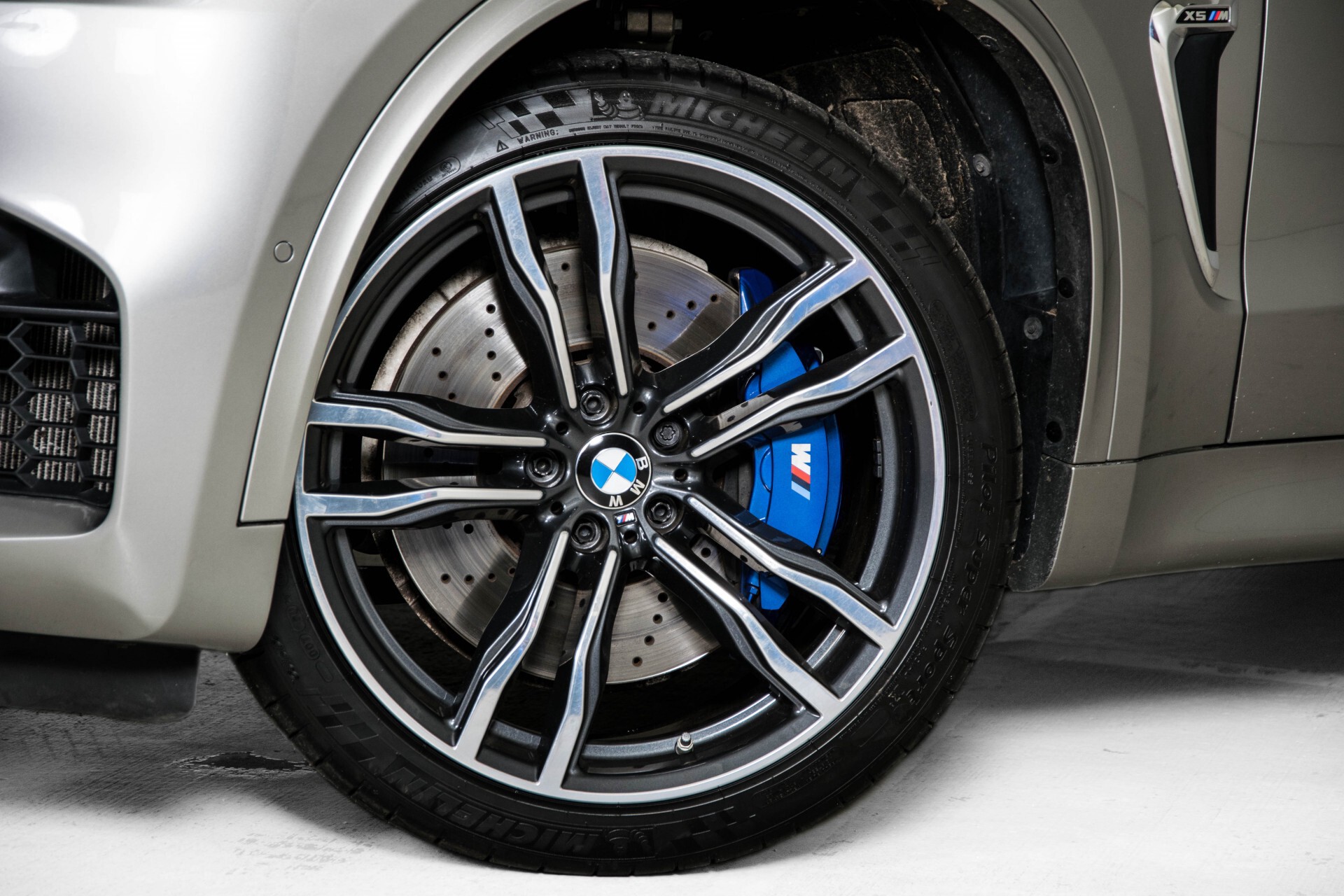 BMW X5 M Bang&Olufsen Carbon/Entertainment/Standkachel Aut8 Foto 41