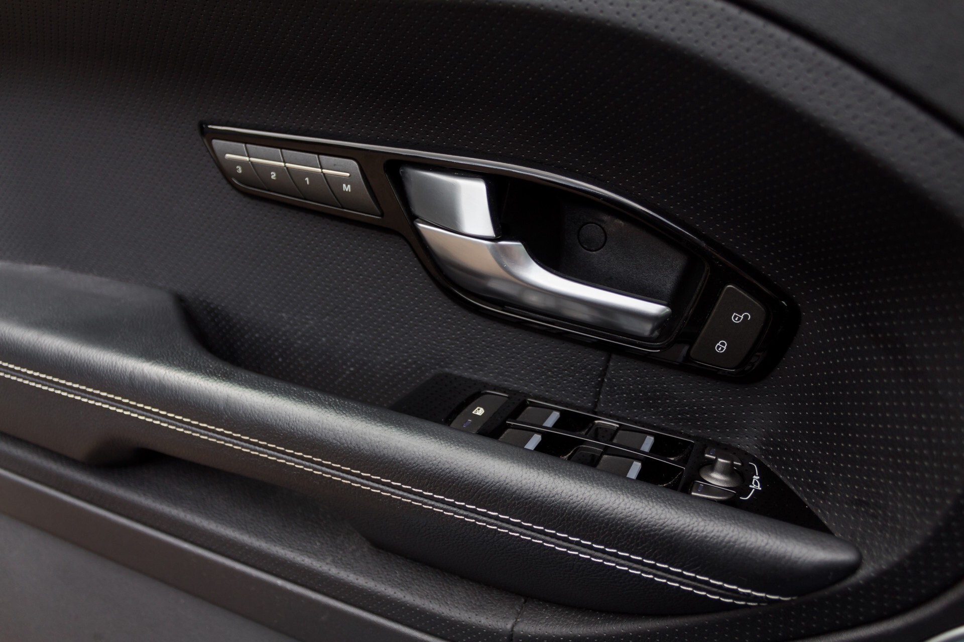 Land Rover Range Rover Evoque 2.2 SD4 4WD Dynamic Panorama/BlackLine/Meridian/Memory Aut6 Foto 23