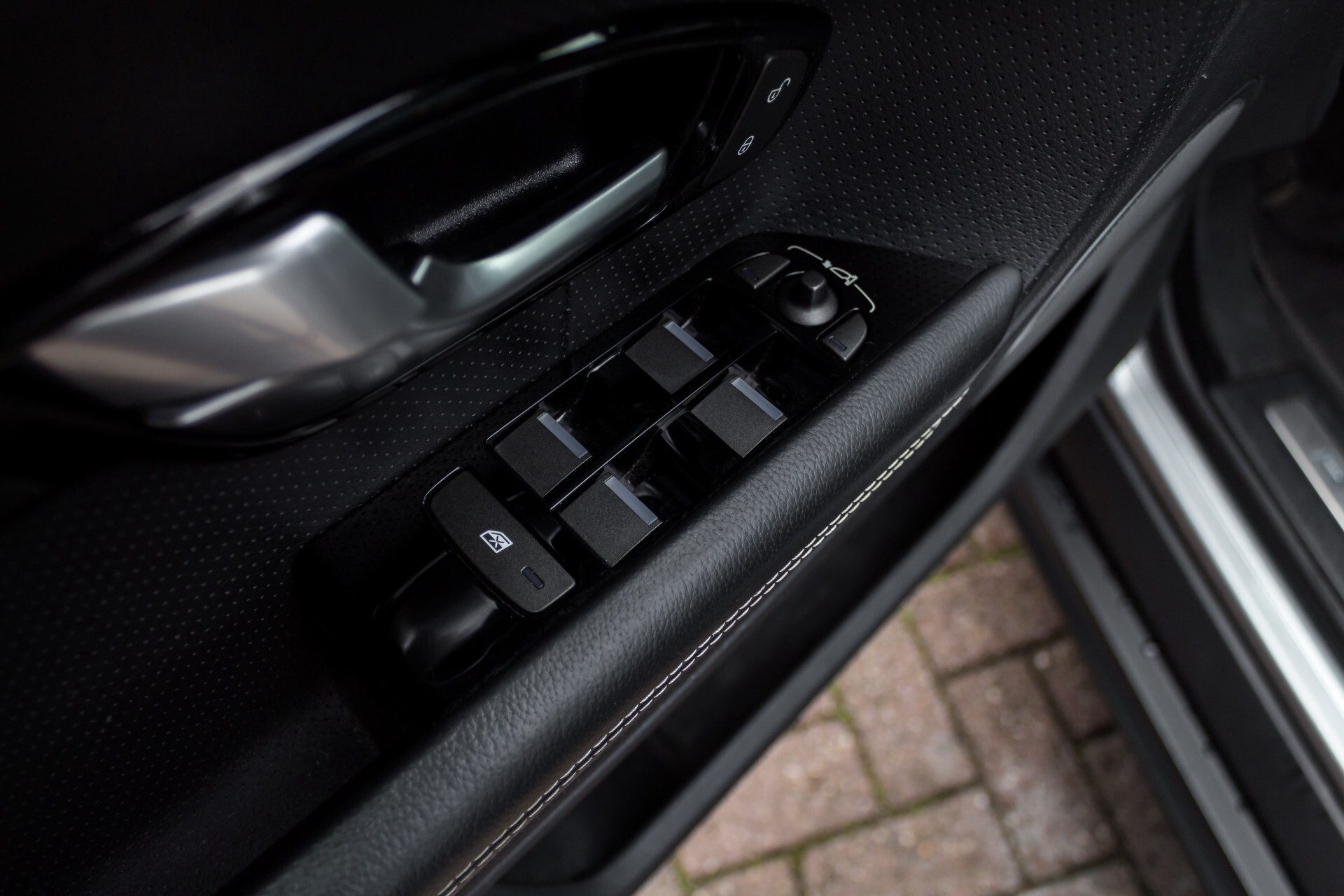 Land Rover Range Rover Evoque 2.2 SD4 4WD Dynamic Panorama/BlackLine/Meridian/Memory Aut6 Foto 24