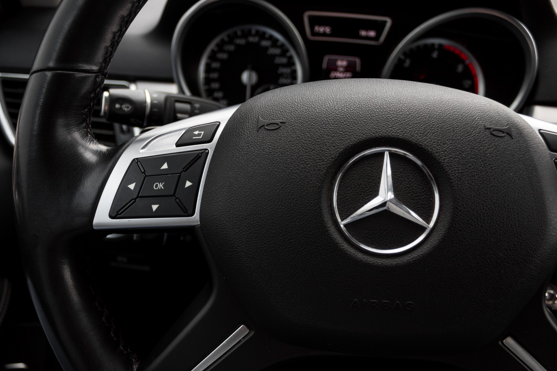 Mercedes-Benz M-Klasse 350 Bluetec 4-M Luchtvering/Schuifdak/ILS/Wegkl-trekhaak/18" Aut7 Foto 10