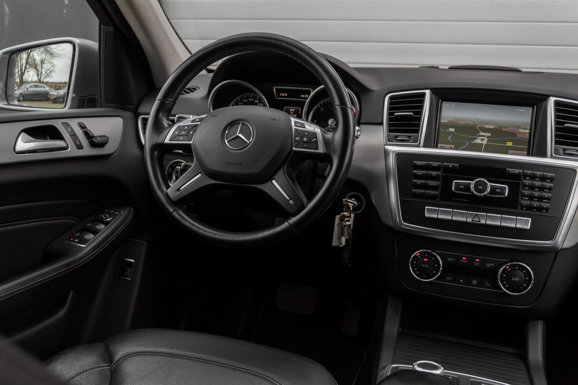 Mercedes-Benz M-Klasse 350 Bluetec 4-M Luchtvering/Schuifdak/ILS/Wegkl-trekhaak/18" Aut7 Foto 7