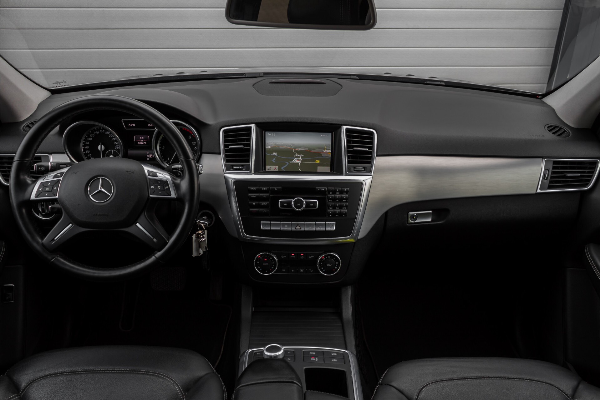 Mercedes-Benz M-Klasse 350 Bluetec 4-M Luchtvering/Schuifdak/ILS/Wegkl-trekhaak/18" Aut7 Foto 8