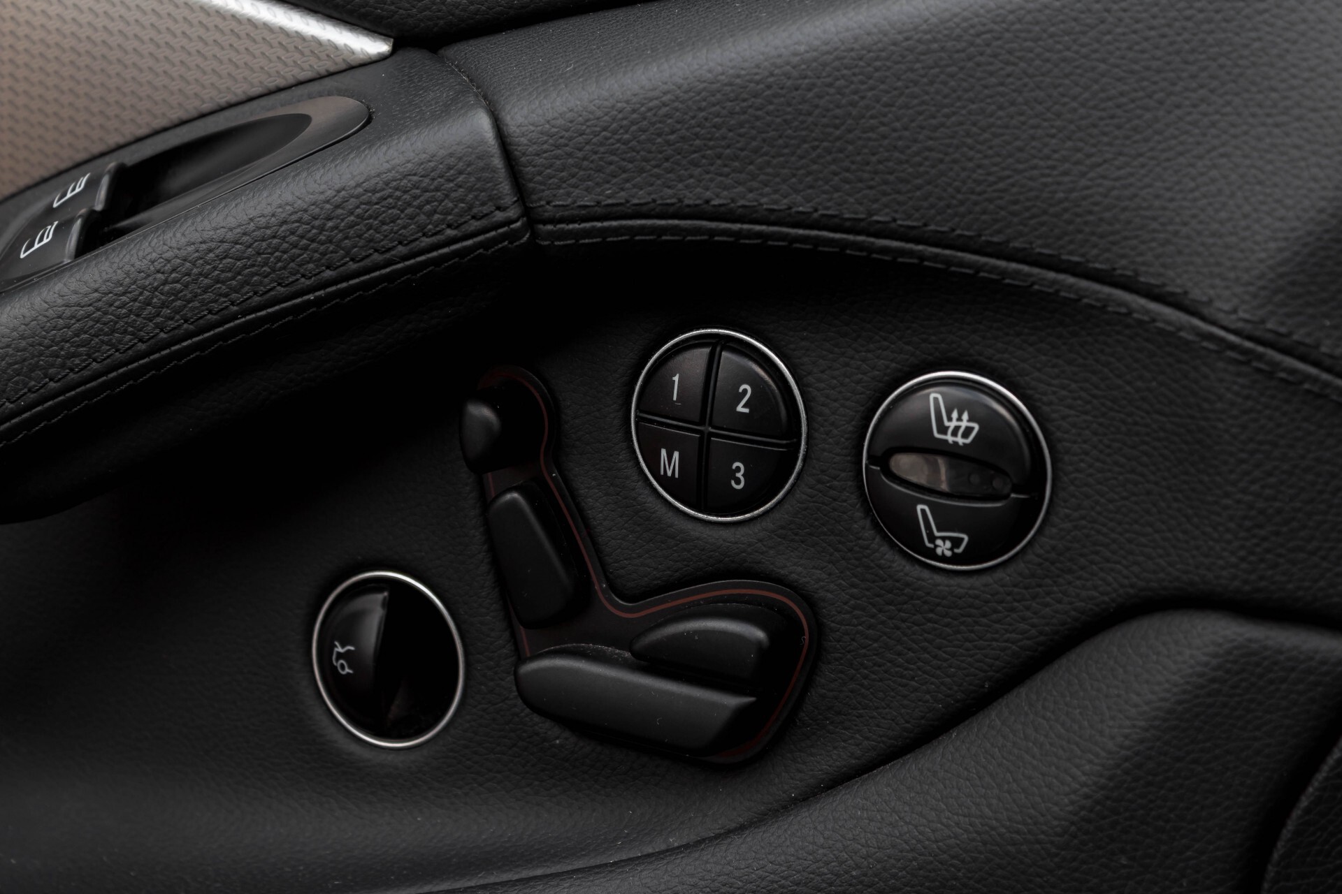 Mercedes-Benz SL-Klasse 350 Facelift Stoelkoeling/Bose/Comand/Memory/19"AMG Aut7 Foto 29