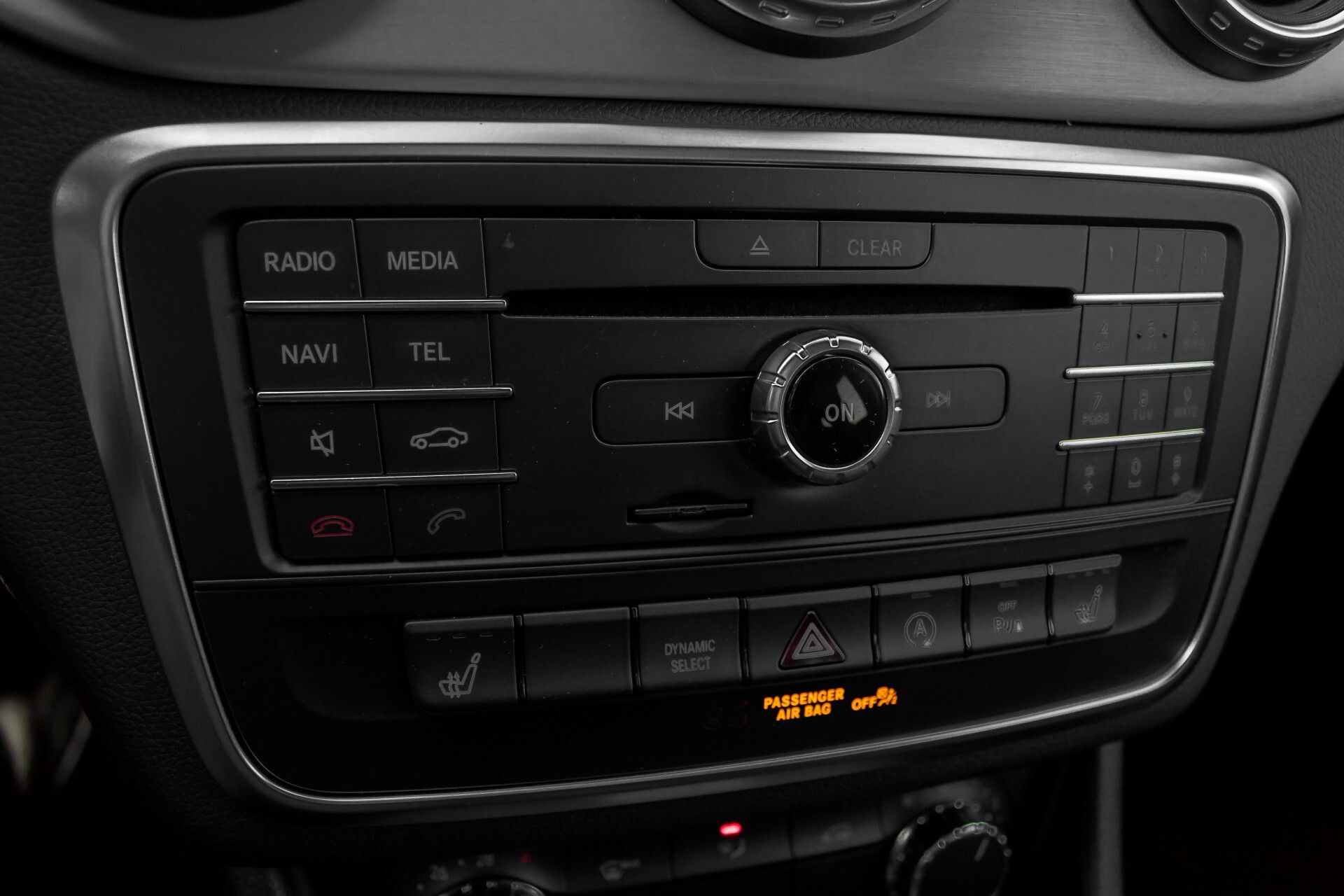 Mercedes-Benz GLA-Klasse 200 AMG Panorama Night LED/Navi/Gr-Navi Aut7 Foto 27