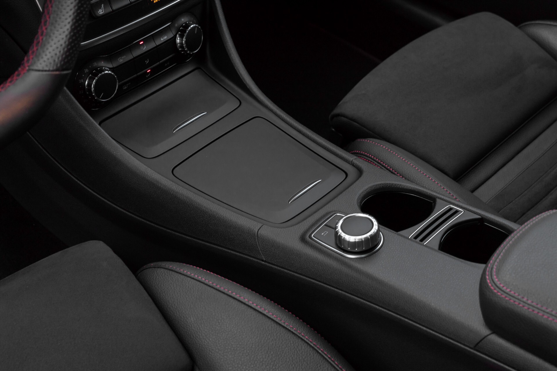 Mercedes-Benz GLA-Klasse 200 AMG Panorama Night LED/Navi/Gr-Navi Aut7 Foto 29