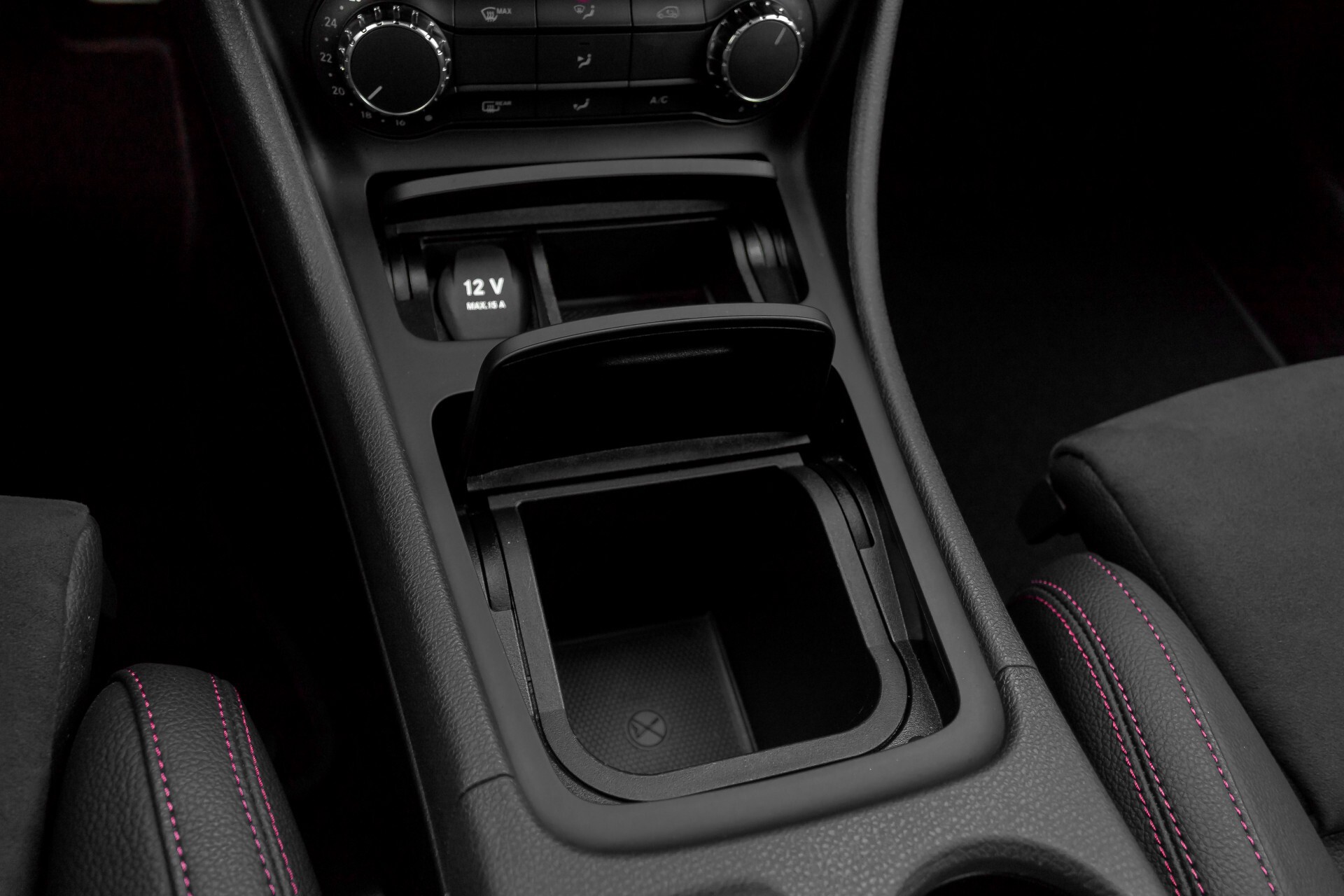 Mercedes-Benz GLA-Klasse 200 AMG Panorama Night LED/Navi/Gr-Navi Aut7 Foto 31