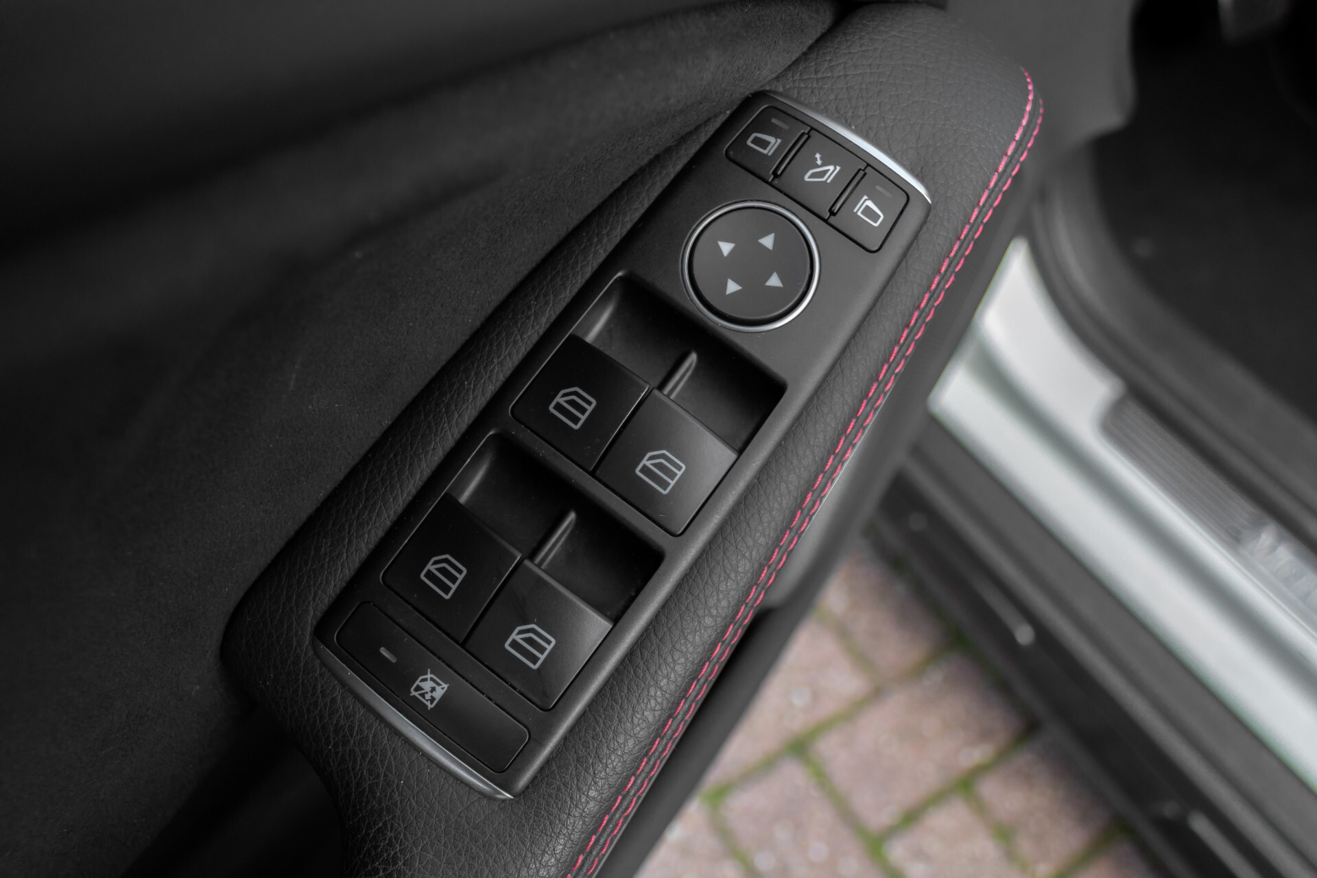 Mercedes-Benz GLA-Klasse 200 AMG Panorama Night LED/Navi/Gr-Navi Aut7 Foto 34