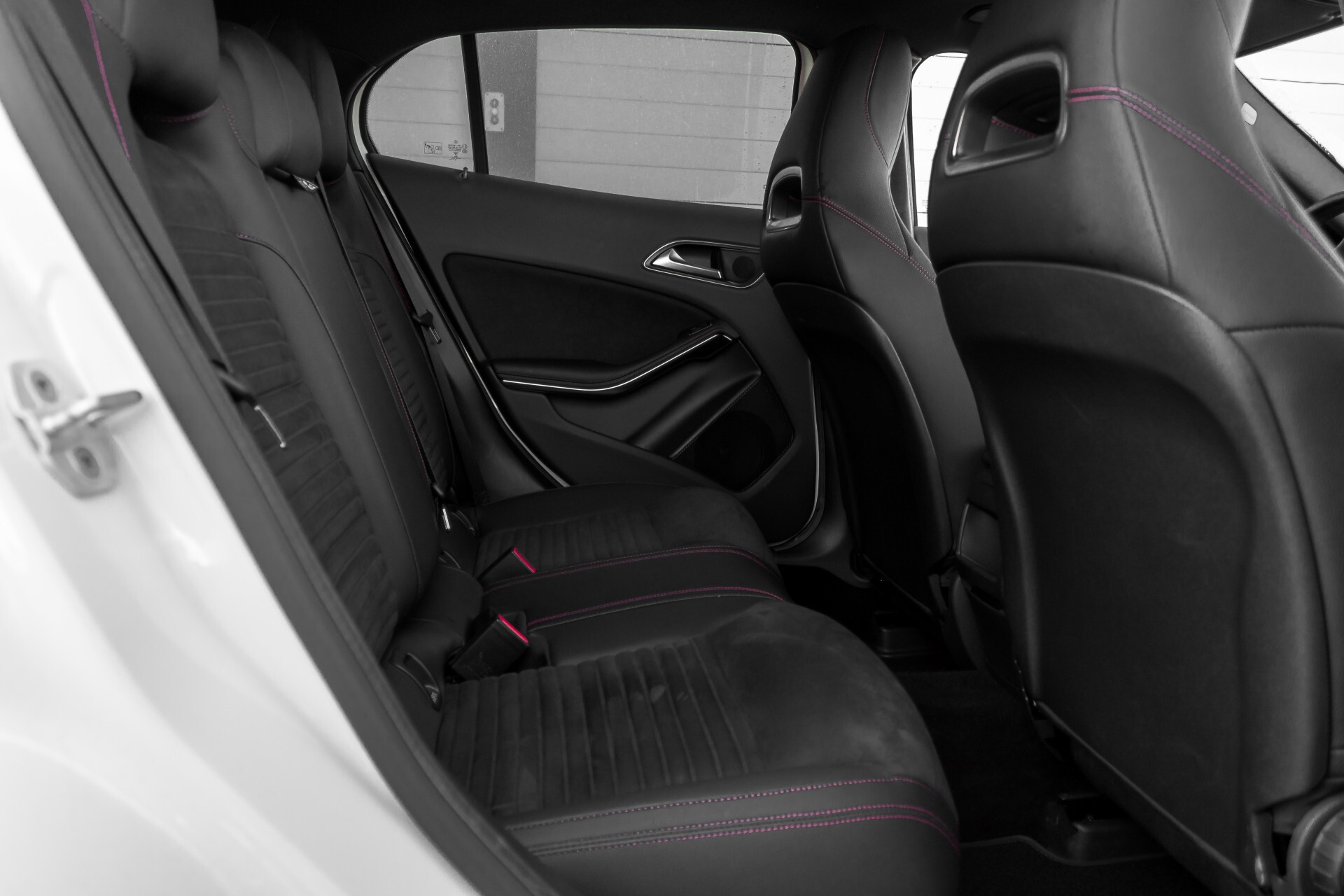 Mercedes-Benz GLA-Klasse 200 AMG Panorama Night LED/Navi/Gr-Navi Aut7 Foto 4