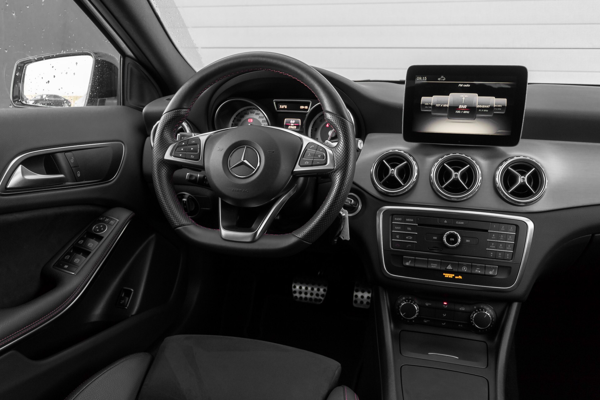 Mercedes-Benz GLA-Klasse 200 AMG Panorama Night LED/Navi/Gr-Navi Aut7 Foto 6