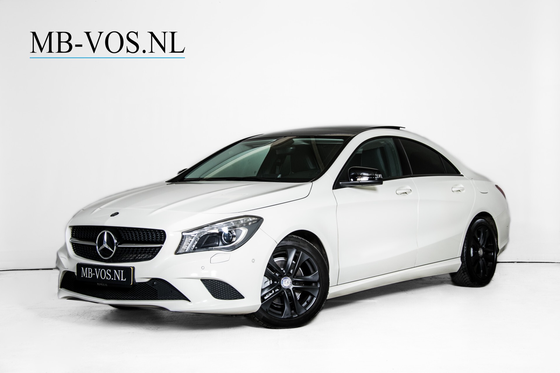 Mercedes-Benz CLA-Klasse 200 Urban Panorama Night/Camera/Xenon/Verwarmde stoelen Aut7 Foto 1