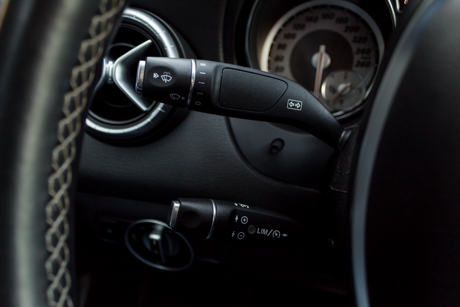 Mercedes-Benz CLA-Klasse 200 Urban Panorama Night/Camera/Xenon/Verwarmde stoelen Aut7 Foto 10