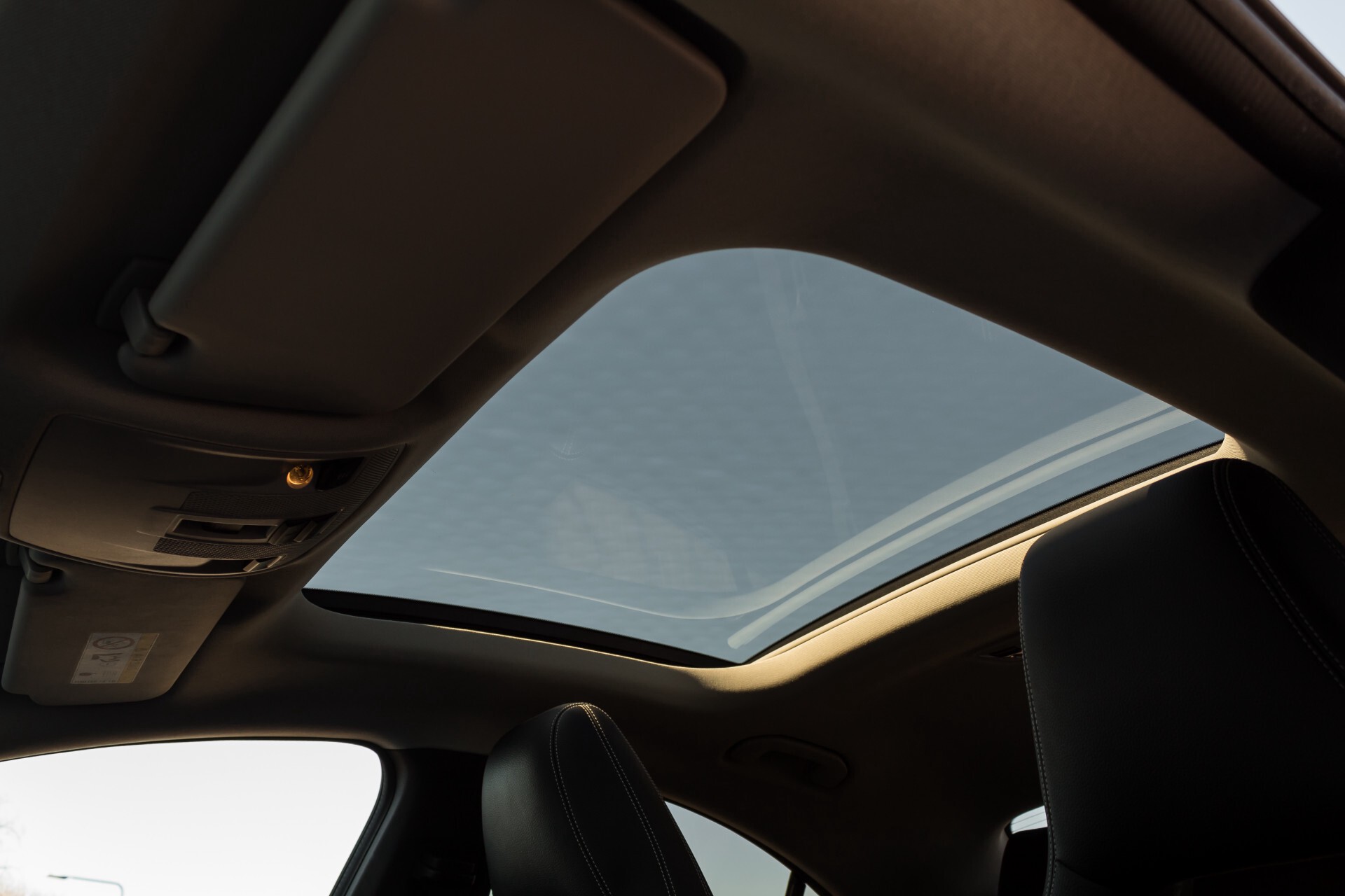 Mercedes-Benz CLA-Klasse 200 Urban Panorama Night/Camera/Xenon/Verwarmde stoelen Aut7 Foto 27