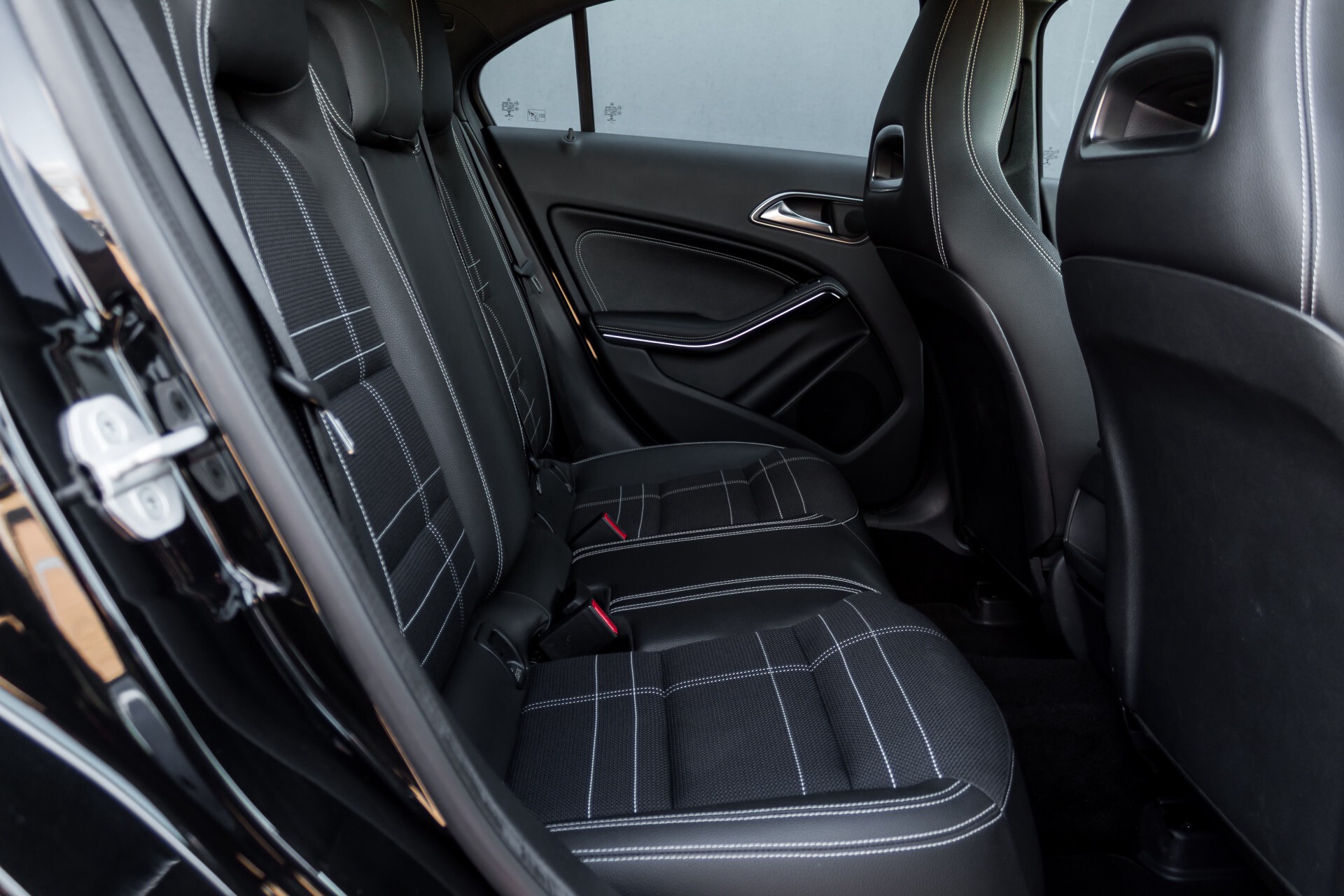 Mercedes-Benz A-Klasse 180 d Urban Navi/Stoelverwarming/Parctronic Aut7 Foto 4