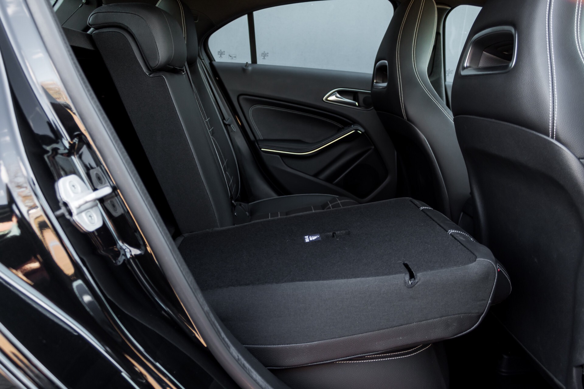 Mercedes-Benz A-Klasse 180 d Urban Navi/Stoelverwarming/Parctronic Aut7 Foto 5