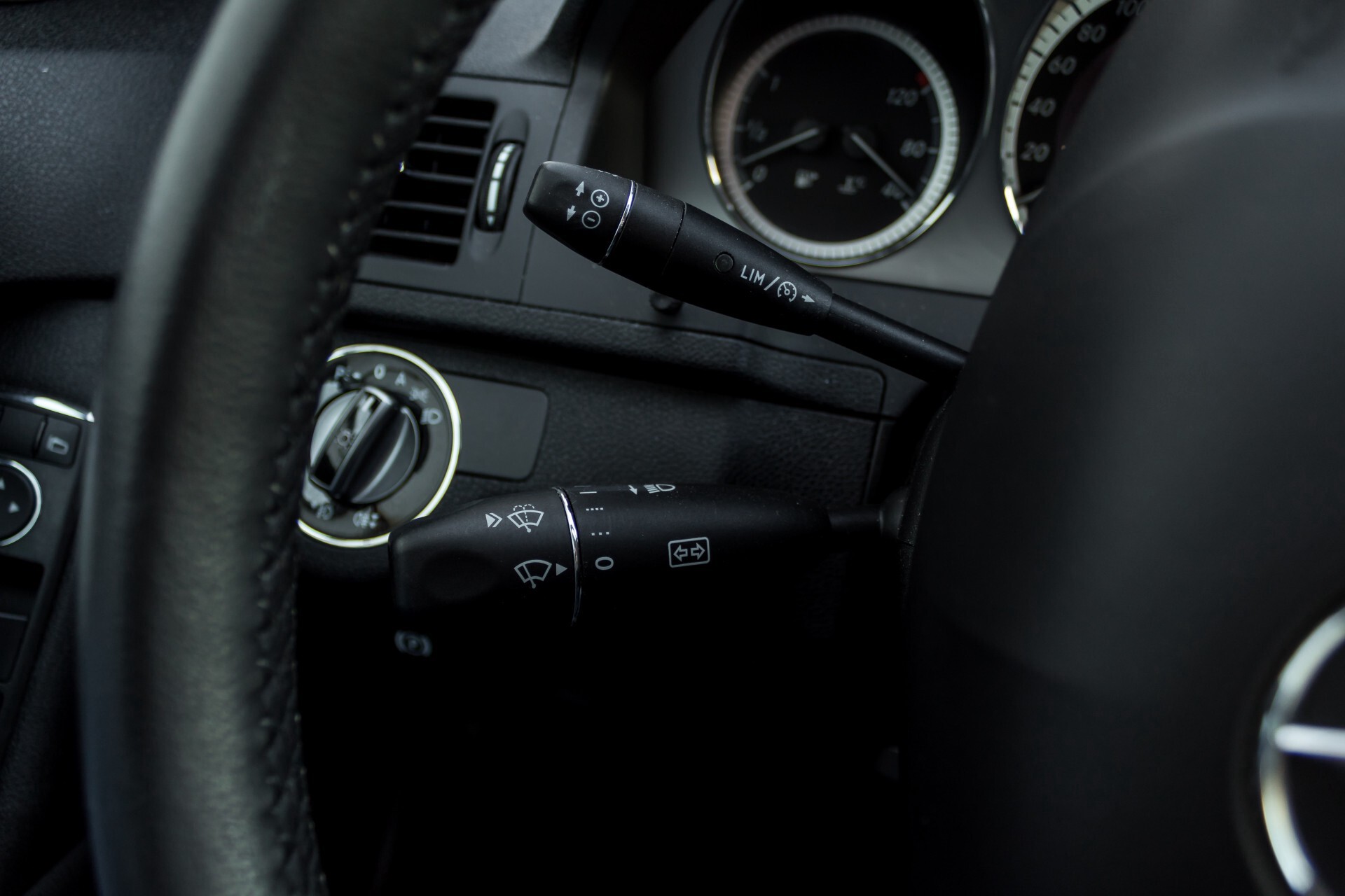 Mercedes-Benz C-Klasse 180 K Avantgarde 1ste eigenaar/NL geleverd/Dealer onderhouden/Volledig gedocumenteerd Foto 11