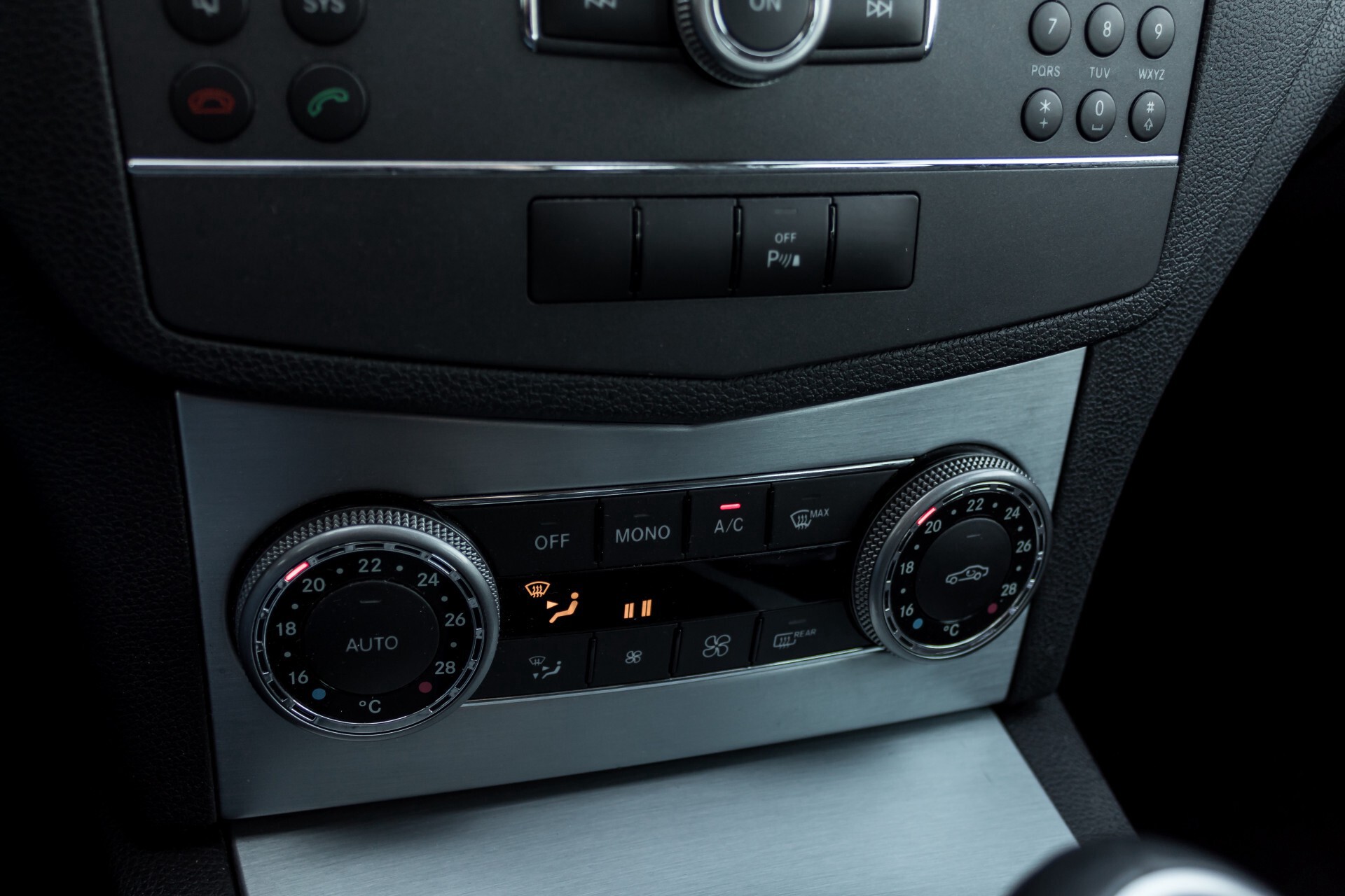 Mercedes-Benz C-Klasse 180 K Avantgarde 1ste eigenaar/NL geleverd/Dealer onderhouden/Volledig gedocumenteerd Foto 15