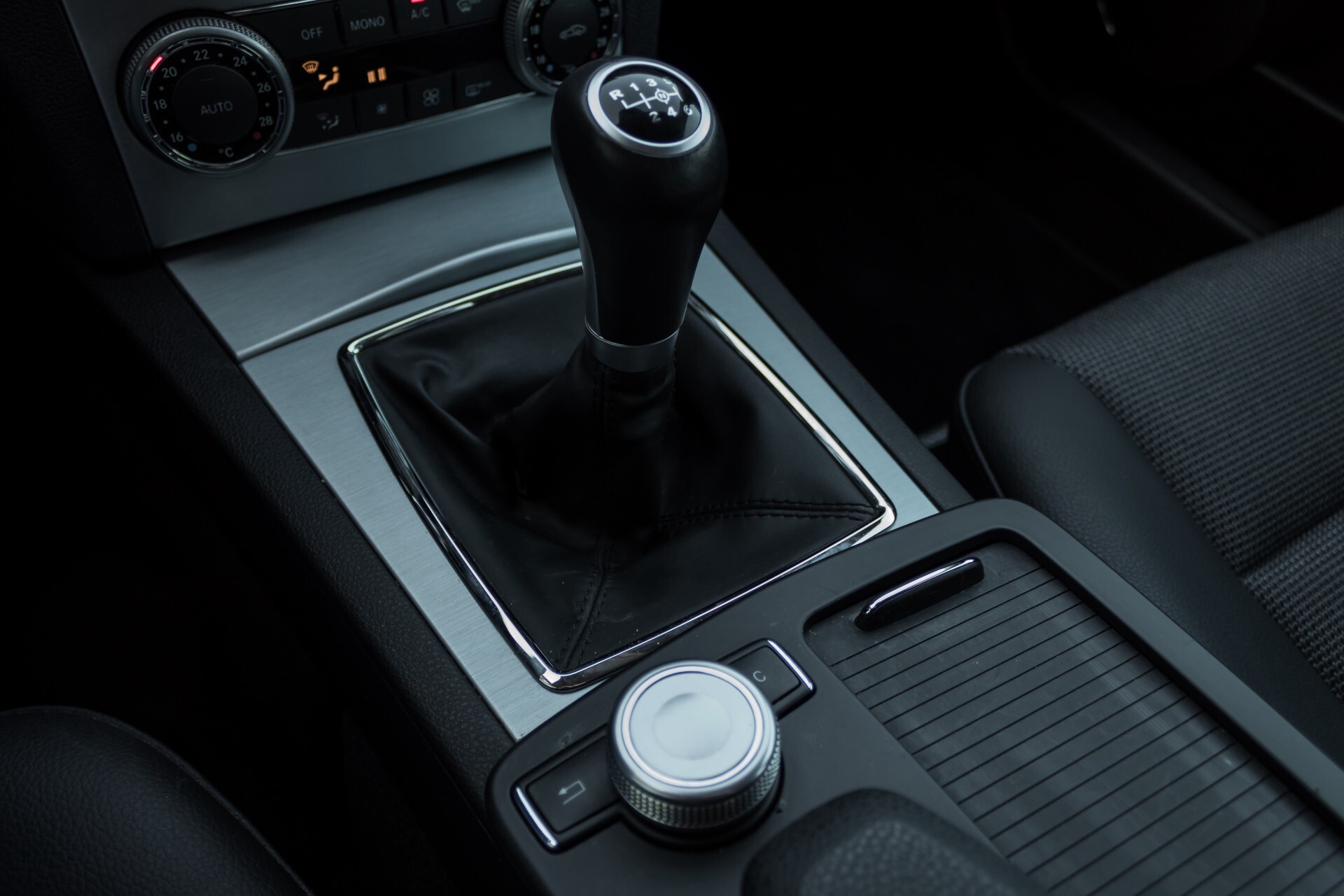 Mercedes-Benz C-Klasse 180 K Avantgarde 1ste eigenaar/NL geleverd/Dealer onderhouden/Volledig gedocumenteerd Foto 18