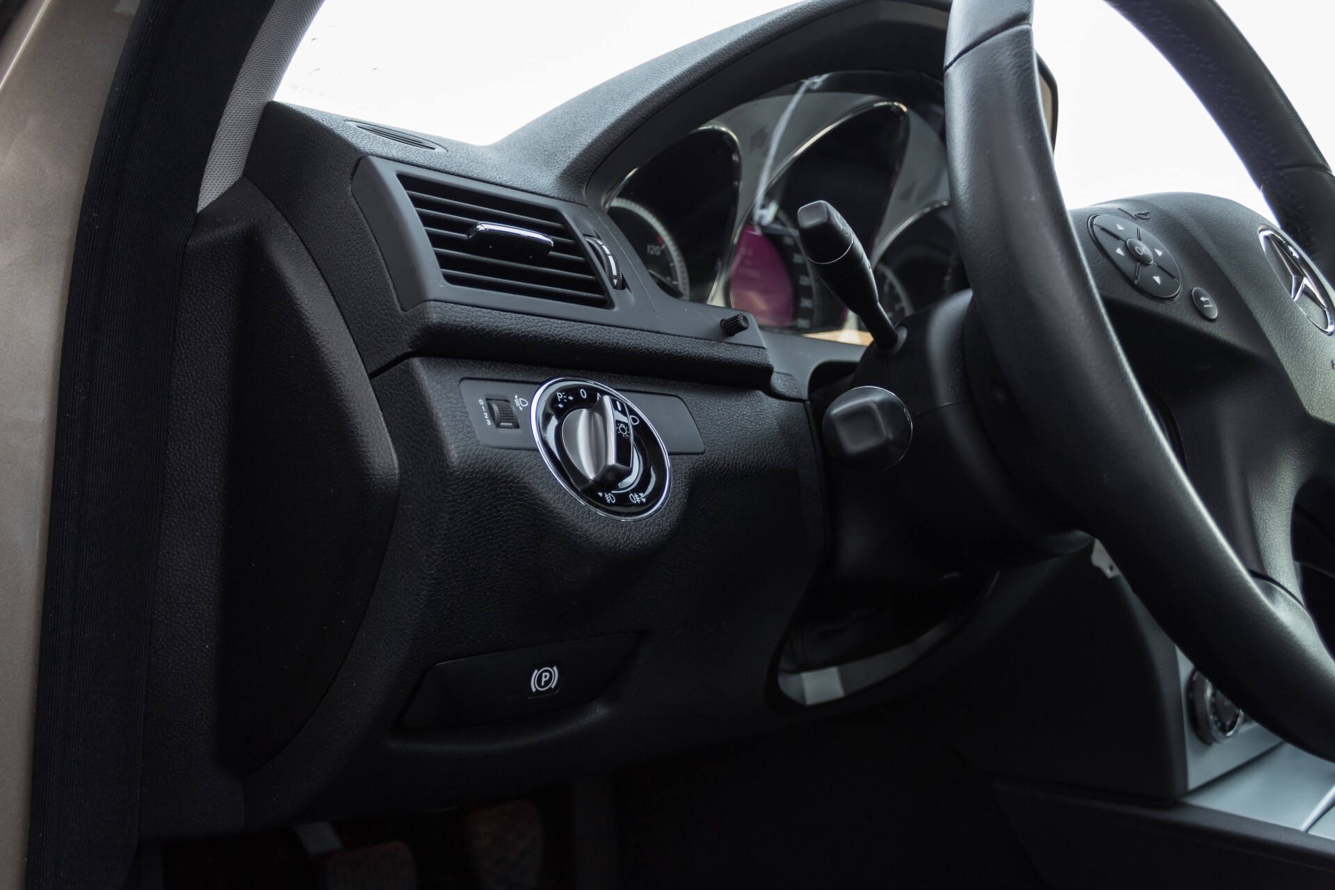 Mercedes-Benz C-Klasse 180 K Avantgarde 1ste eigenaar/NL geleverd/Dealer onderhouden/Volledig gedocumenteerd Foto 24