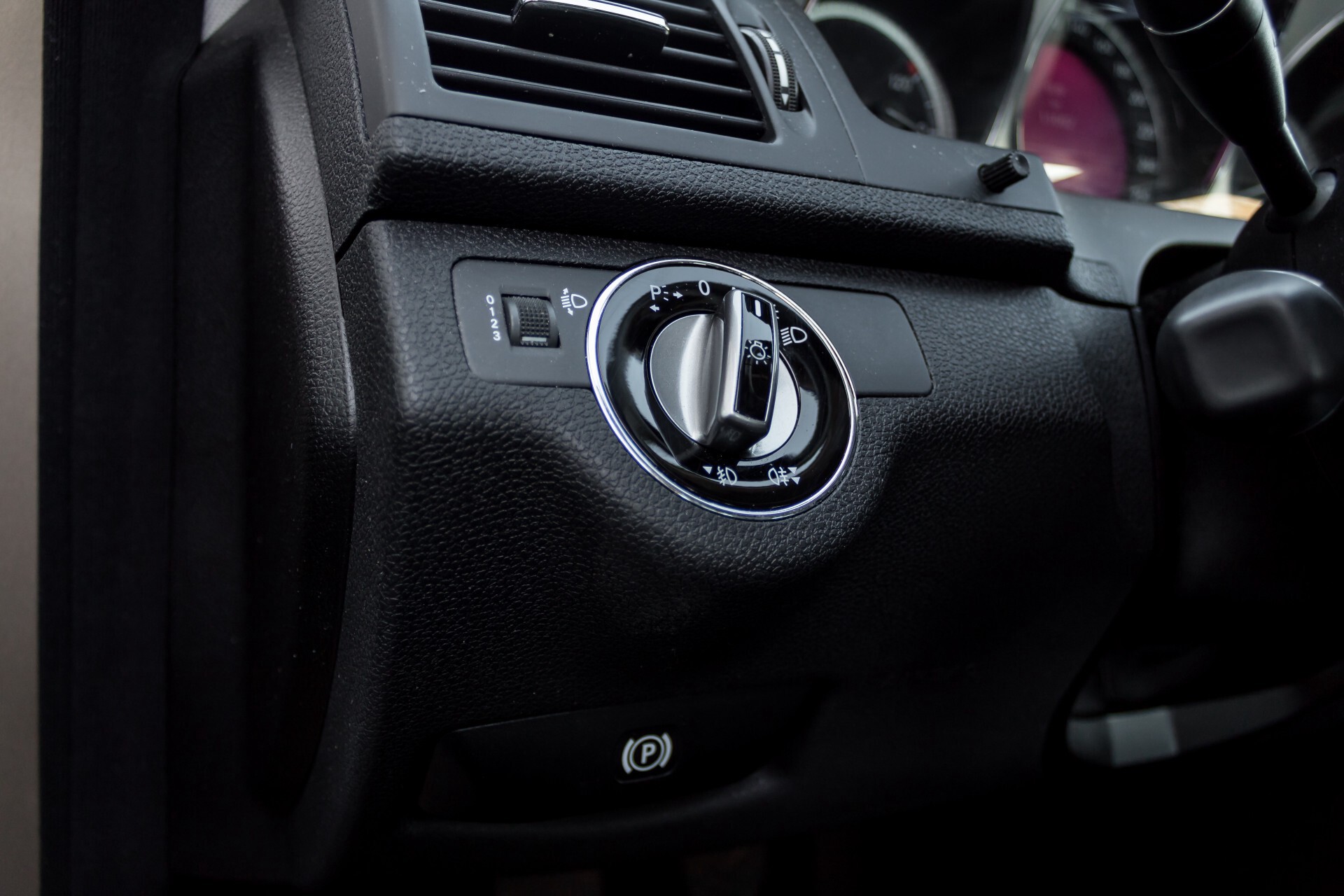 Mercedes-Benz C-Klasse 180 K Avantgarde 1ste eigenaar/NL geleverd/Dealer onderhouden/Volledig gedocumenteerd Foto 25