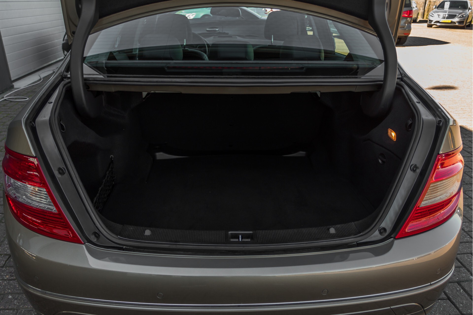 Mercedes-Benz C-Klasse 180 K Avantgarde 1ste eigenaar/NL geleverd/Dealer onderhouden/Volledig gedocumenteerd Foto 32