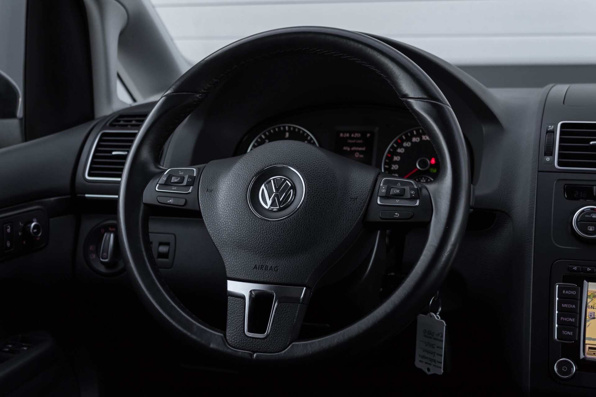 Volkswagen Touran 2.0 TDI Highline 7Persoons 177pk Panorama/Leder/Navi/Camera/Verw-Stln/Trhk/ECC/Xenon Aut Foto 10