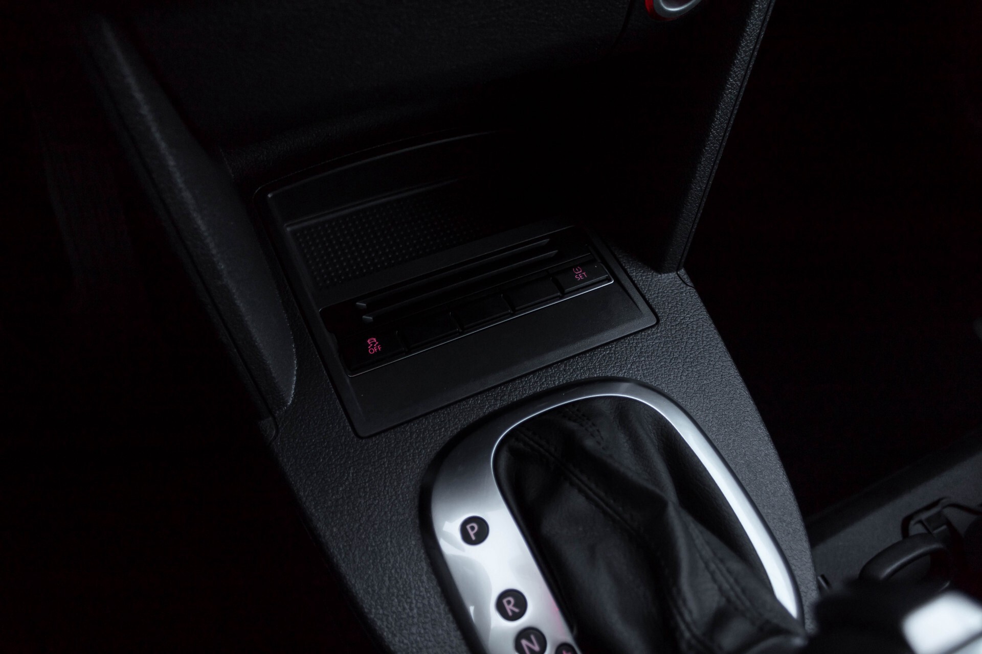 Volkswagen Touran 2.0 TDI Highline 7Persoons 177pk Panorama/Leder/Navi/Camera/Verw-Stln/Trhk/ECC/Xenon Aut Foto 26