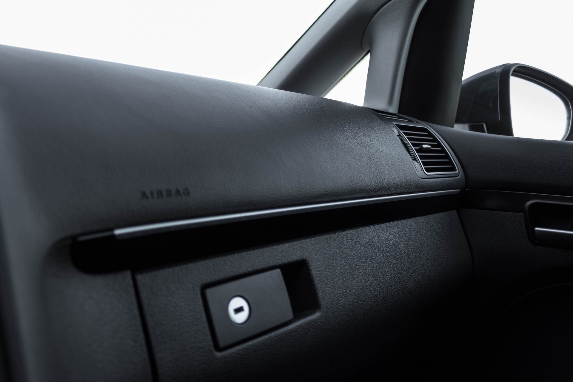 Volkswagen Touran 2.0 TDI Highline 7Persoons 177pk Panorama/Leder/Navi/Camera/Verw-Stln/Trhk/ECC/Xenon Aut Foto 28