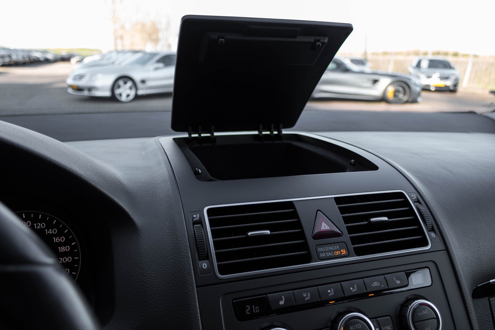 Volkswagen Touran 2.0 TDI Highline 7Persoons 177pk Panorama/Leder/Navi/Camera/Verw-Stln/Trhk/ECC/Xenon Aut Foto 31