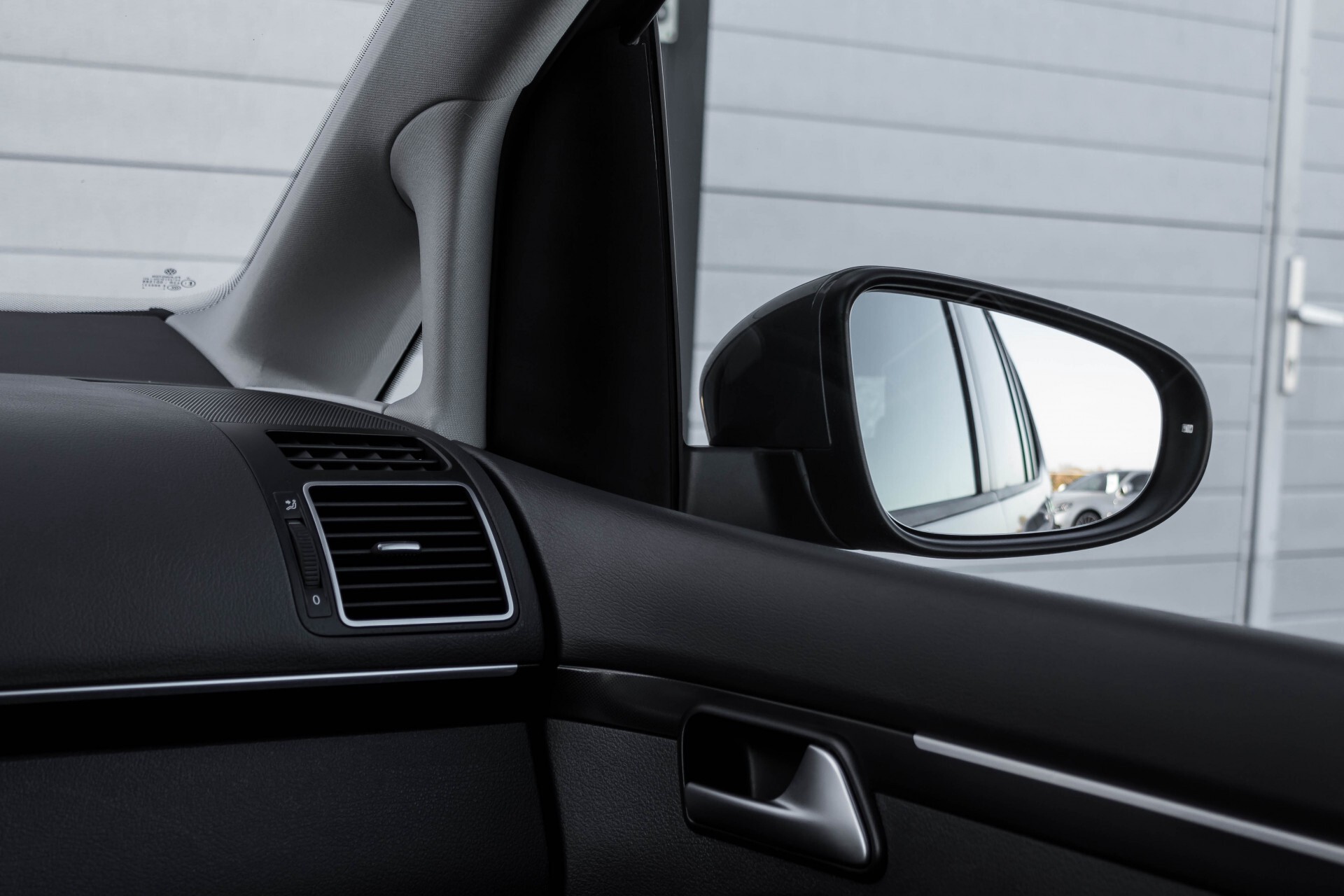 Volkswagen Touran 2.0 TDI Highline 7Persoons 177pk Panorama/Leder/Navi/Camera/Verw-Stln/Trhk/ECC/Xenon Aut Foto 38