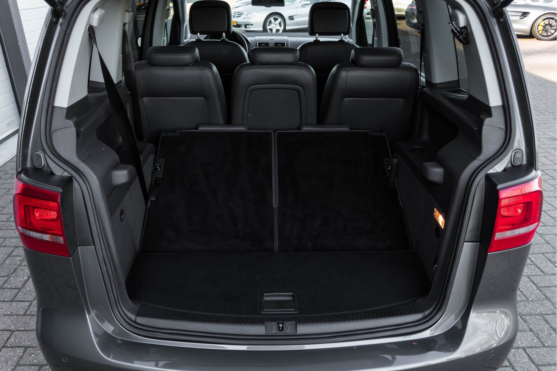 Volkswagen Touran 2.0 TDI Highline 7Persoons 177pk Panorama/Leder/Navi/Camera/Verw-Stln/Trhk/ECC/Xenon Aut Foto 40