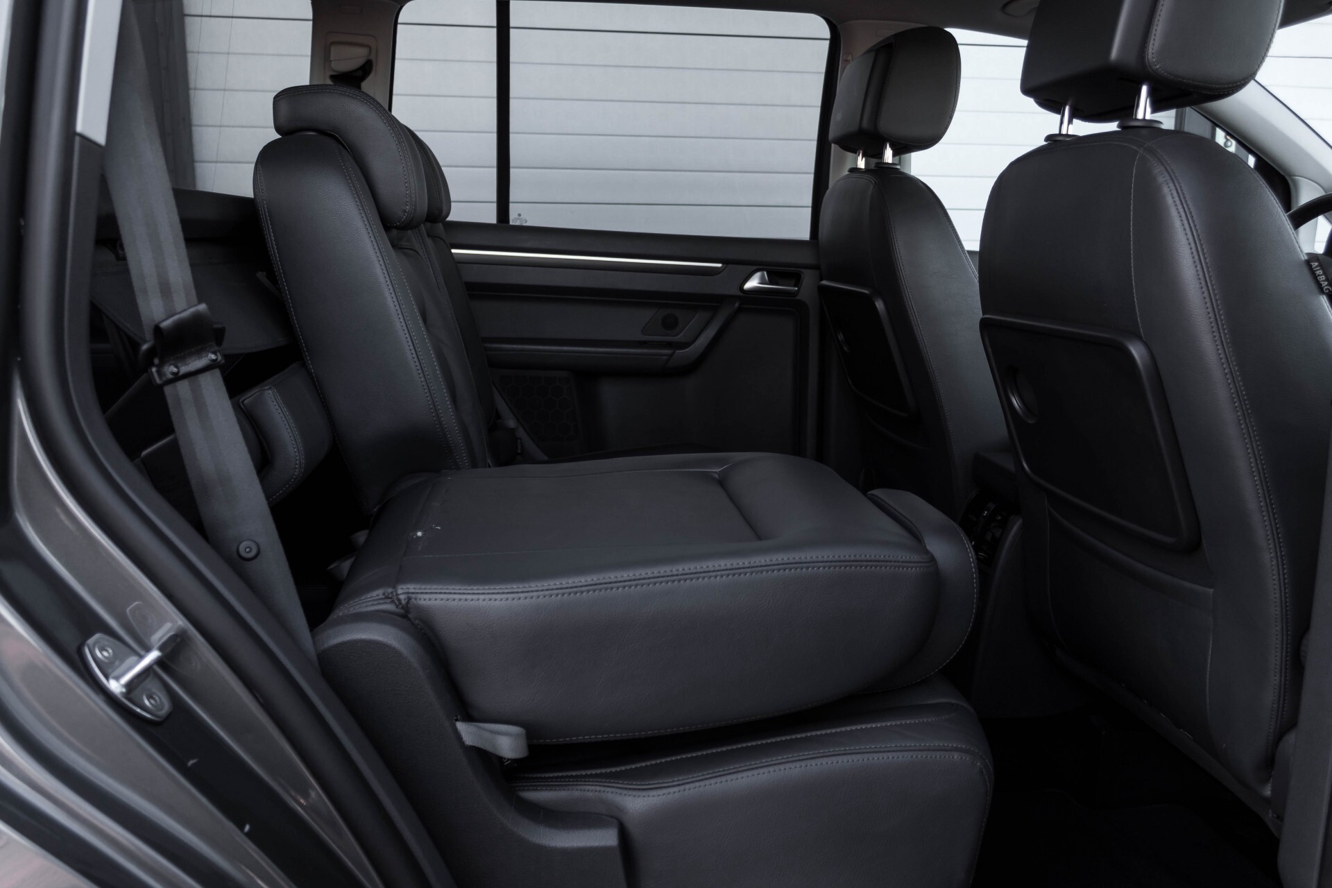 Volkswagen Touran 2.0 TDI Highline 7Persoons 177pk Panorama/Leder/Navi/Camera/Verw-Stln/Trhk/ECC/Xenon Aut Foto 5