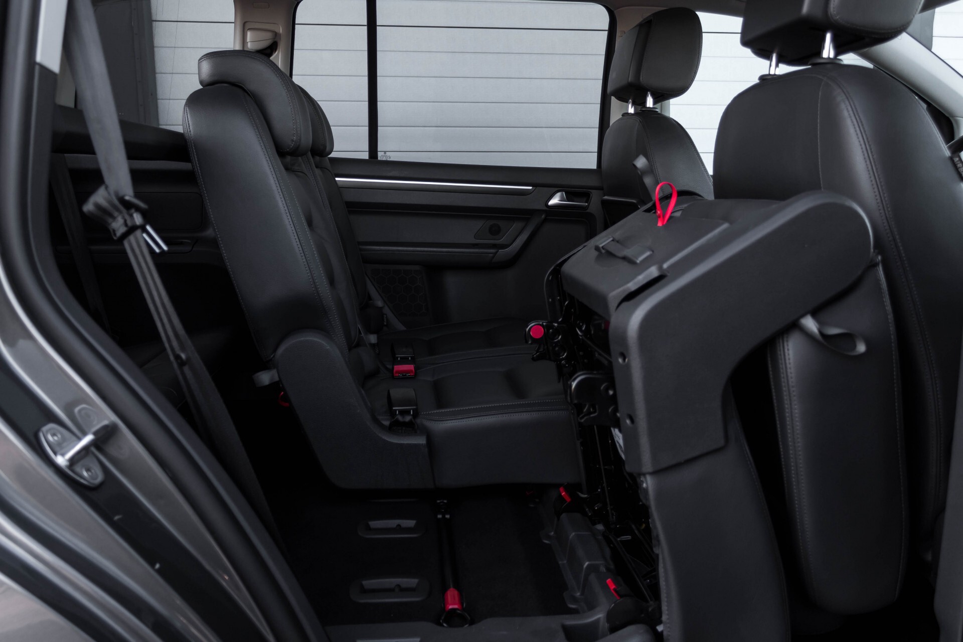 Volkswagen Touran 2.0 TDI Highline 7Persoons 177pk Panorama/Leder/Navi/Camera/Verw-Stln/Trhk/ECC/Xenon Aut Foto 6