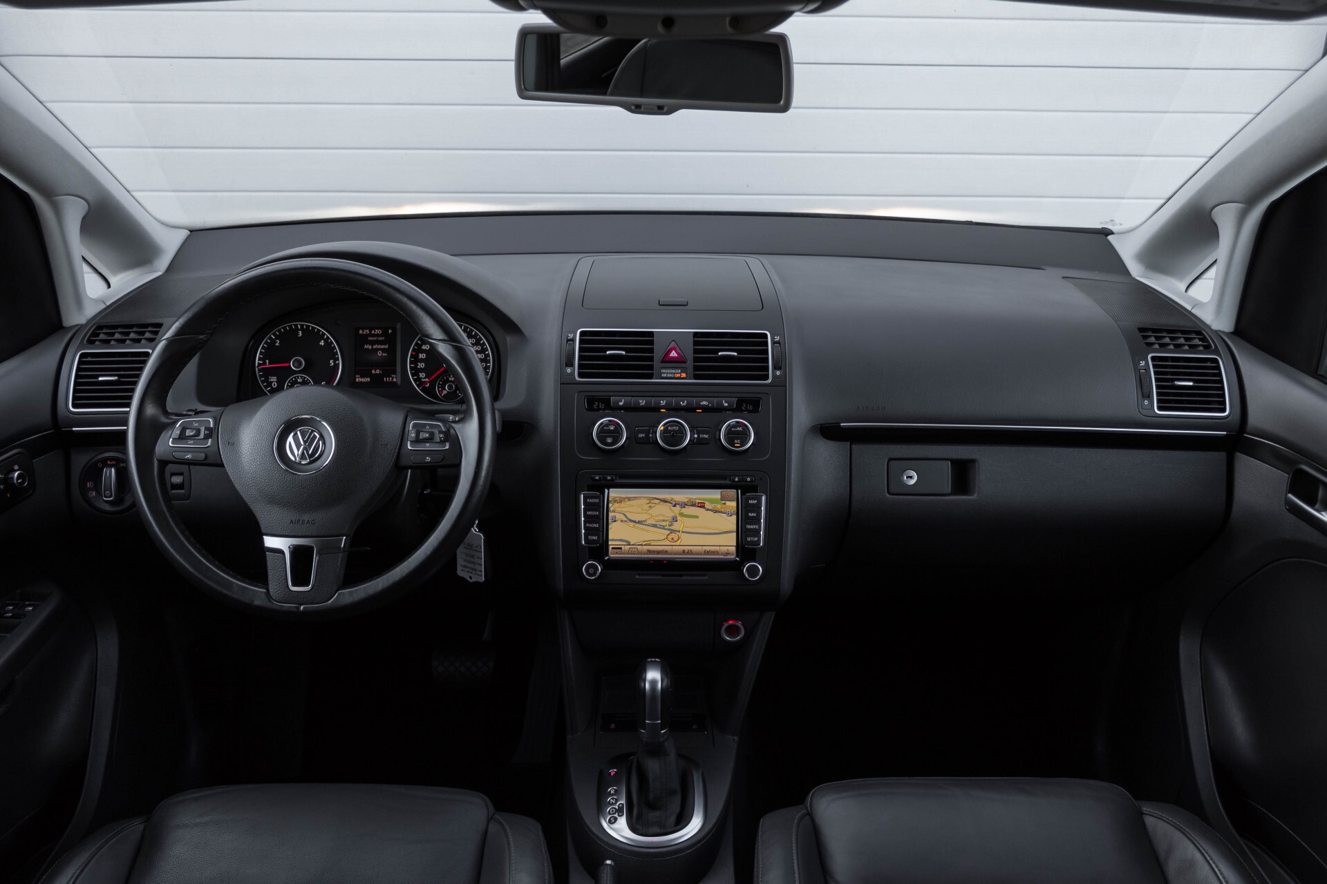 Volkswagen Touran 2.0 TDI Highline 7Persoons 177pk Panorama/Leder/Navi/Camera/Verw-Stln/Trhk/ECC/Xenon Aut Foto 9