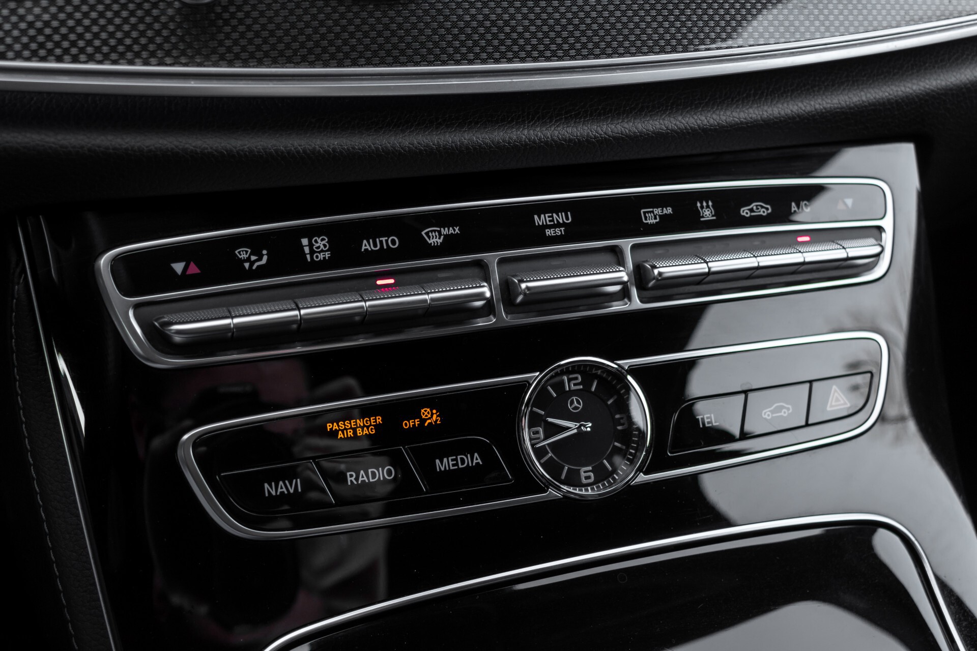 Mercedes-Benz E-Klasse 220 d AMG Night Distronic/Widescreen/Burmester/Schuifdak/Standkachel Aut9 Foto 18