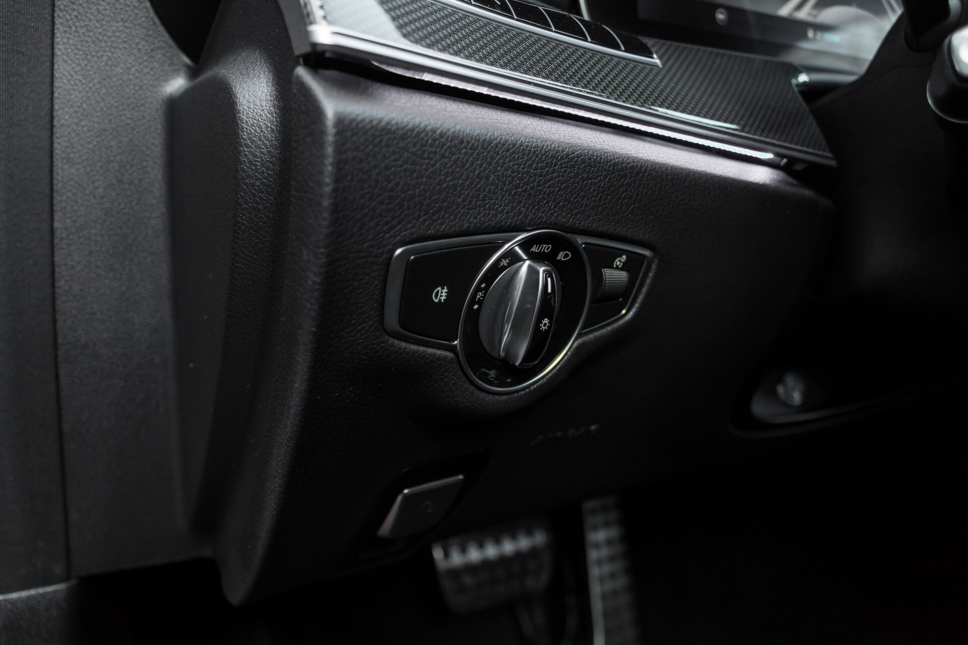 Mercedes-Benz E-Klasse 220 d AMG Night Distronic/Widescreen/Burmester/Schuifdak/Standkachel Aut9 Foto 27