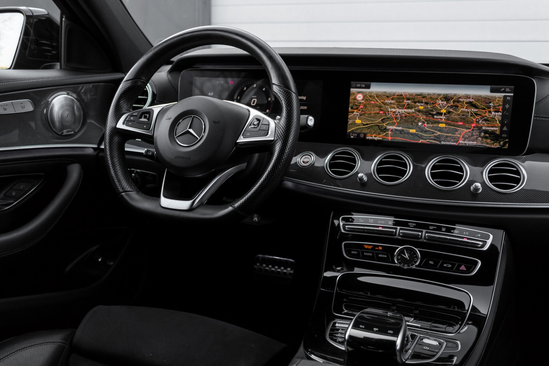 Mercedes-Benz E-Klasse 220 d AMG Night Distronic/Widescreen/Burmester/Schuifdak/Standkachel Aut9 Foto 6
