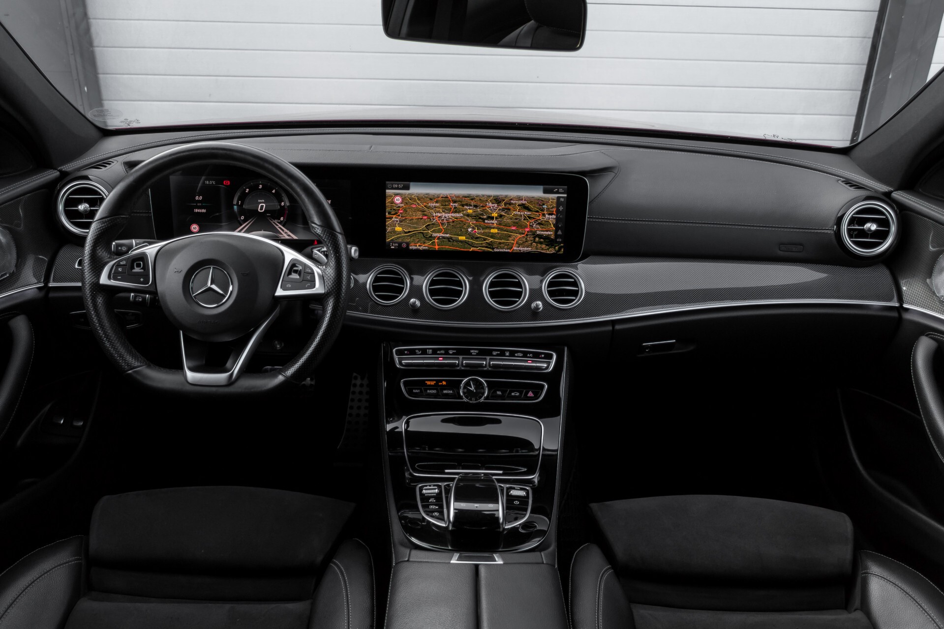 Mercedes-Benz E-Klasse 220 d AMG Night Distronic/Widescreen/Burmester/Schuifdak/Standkachel Aut9 Foto 7