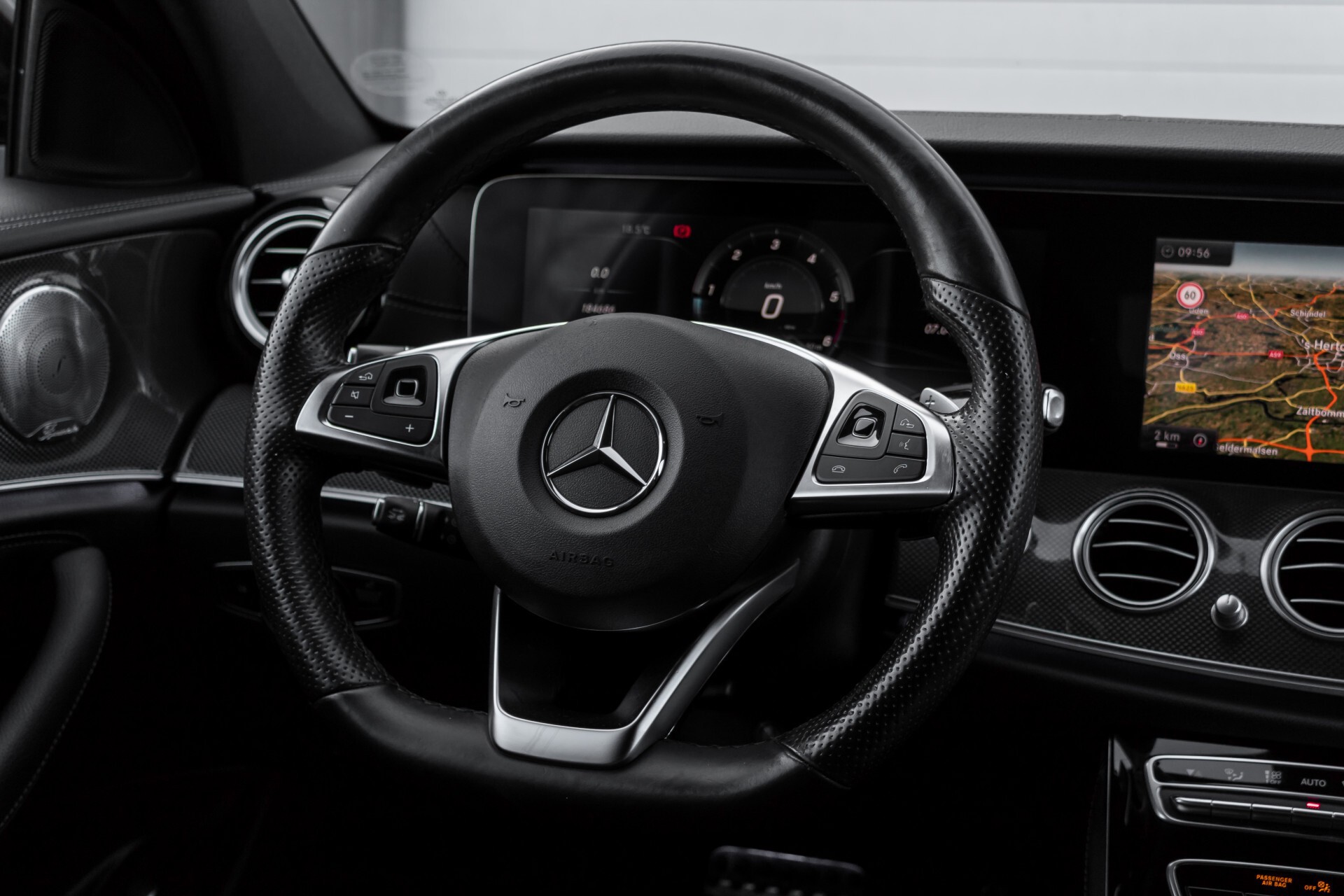 Mercedes-Benz E-Klasse 220 d AMG Night Distronic/Widescreen/Burmester/Schuifdak/Standkachel Aut9 Foto 8