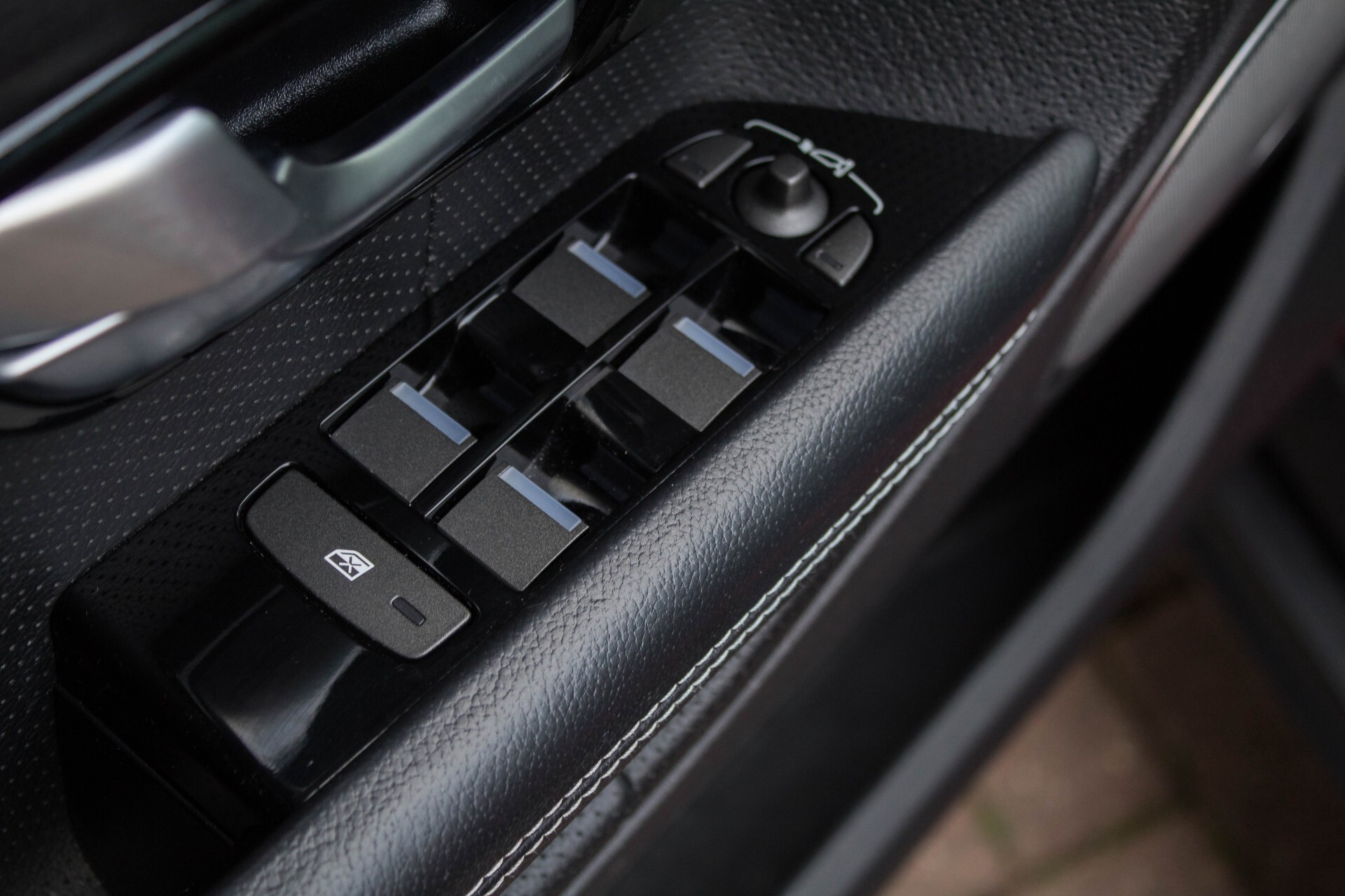 Land Rover Range Rover Evoque 2.2 TD4 4WD Dynamic Blackpack/Meridian/Camera/Panorama Aut9 Foto 22