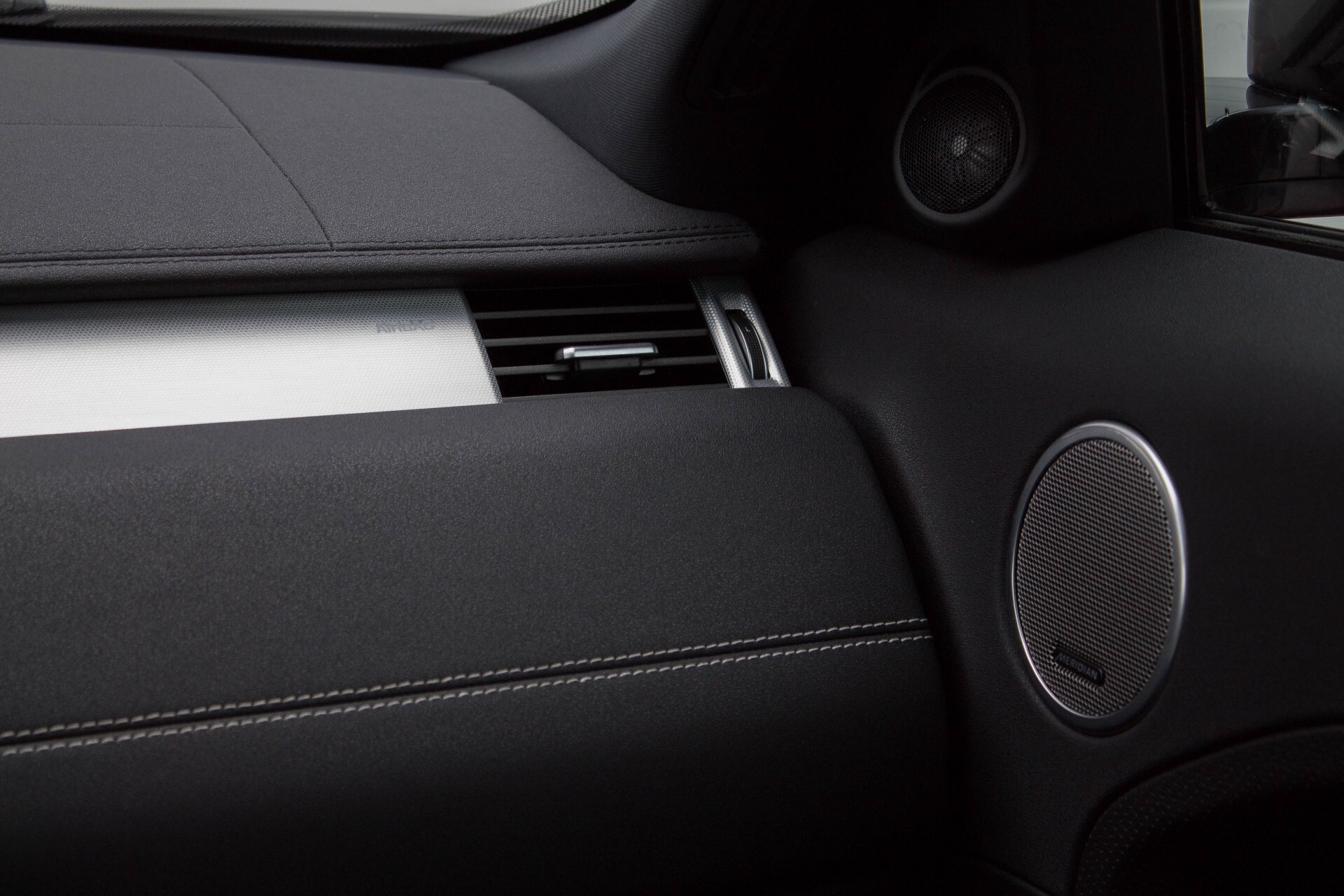 Land Rover Range Rover Evoque 2.2 TD4 4WD Dynamic Blackpack/Meridian/Camera/Panorama Aut9 Foto 32