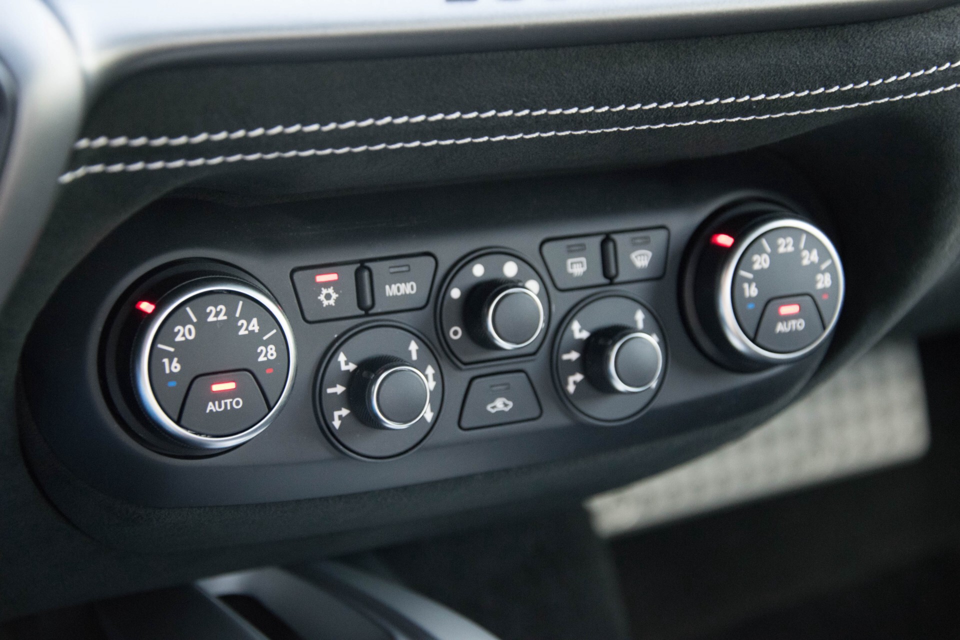 Ferrari F12 6.3 Berlinetta Capristo/Carbonseats/Led/Passenger Display Aut7 Foto 14