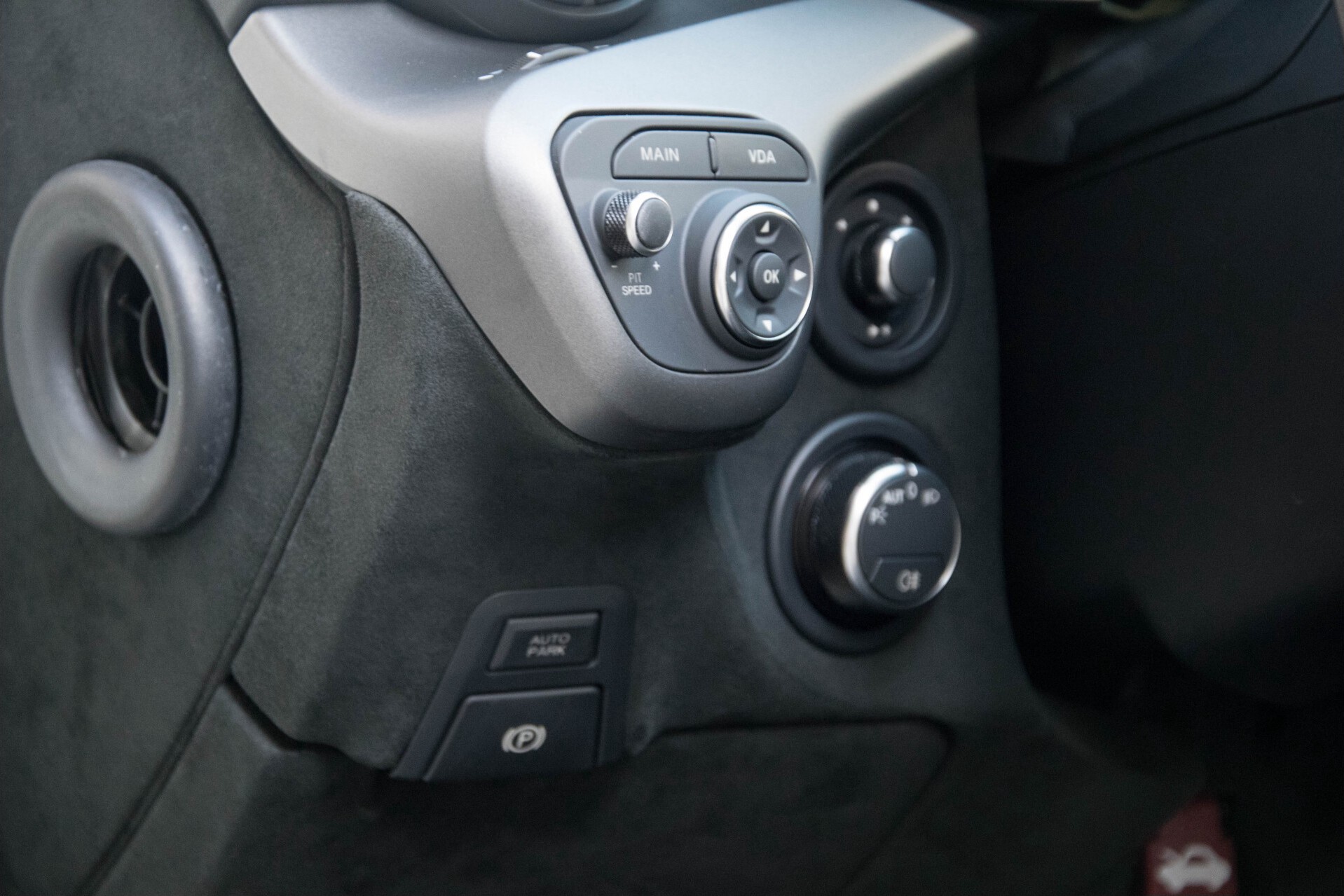 Ferrari F12 6.3 Berlinetta Capristo/Carbonseats/Led/Passenger Display Aut7 Foto 23