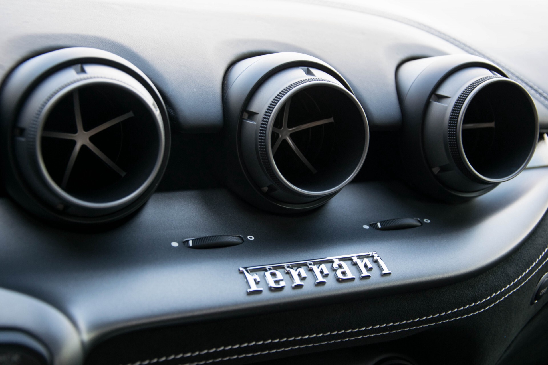 Ferrari F12 6.3 Berlinetta Capristo/Carbonseats/Led/Passenger Display Aut7 Foto 24