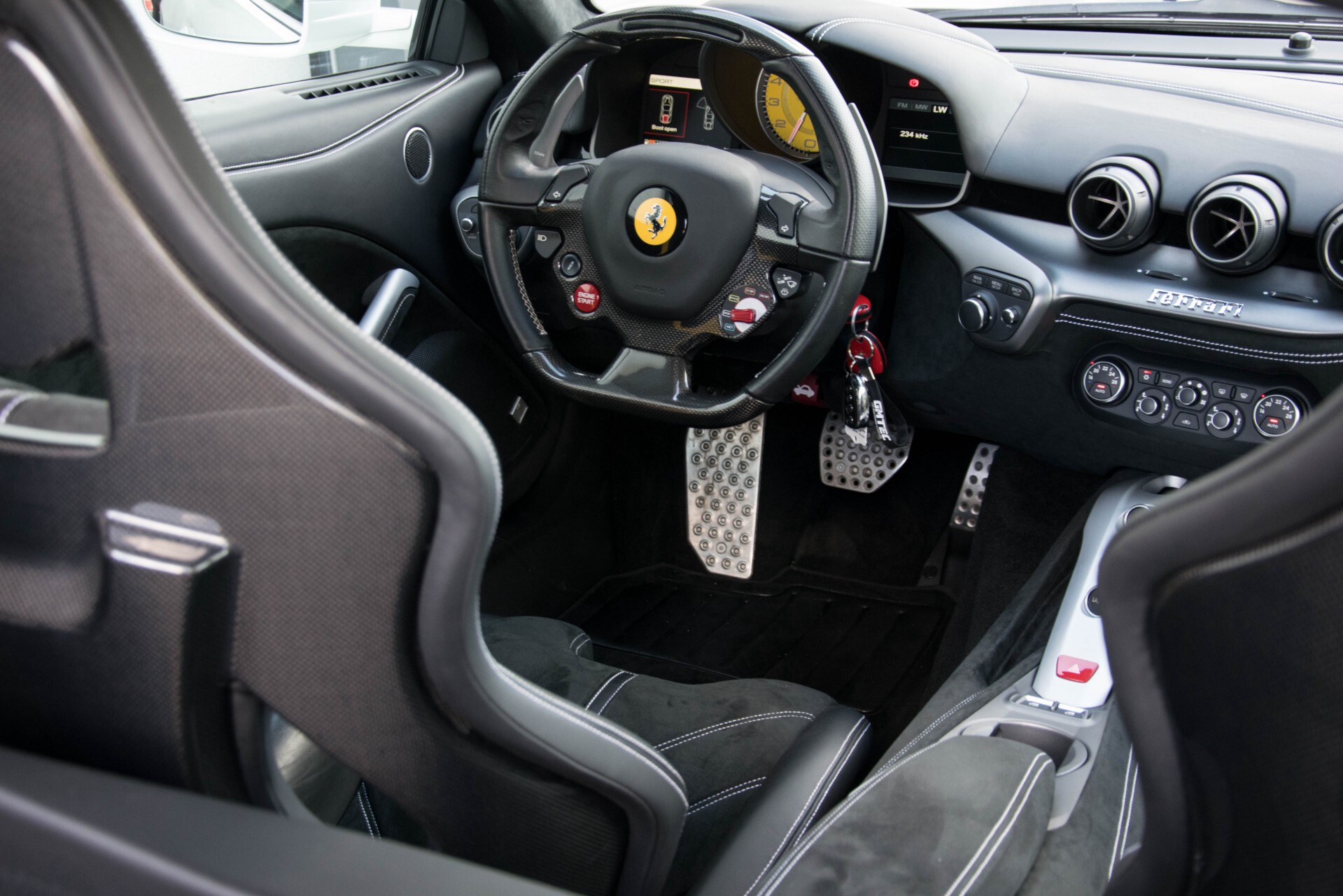 Ferrari F12 6.3 Berlinetta Capristo/Carbonseats/Led/Passenger Display Aut7 Foto 4