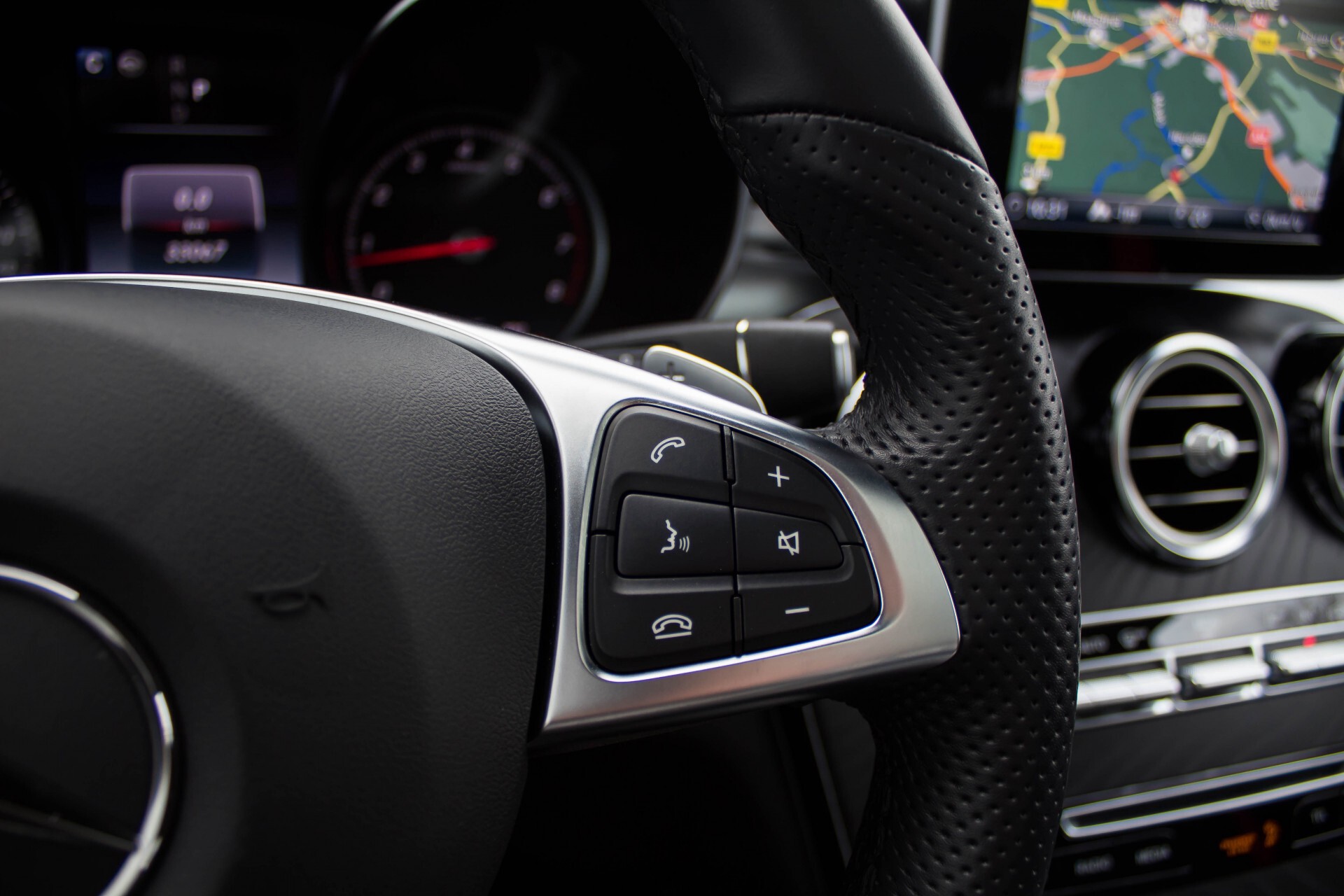 Mercedes-Benz GLC 300 4-AMG Panorama Distronic/Keyless/Burmester/Memory/Night Aut9 Foto 13