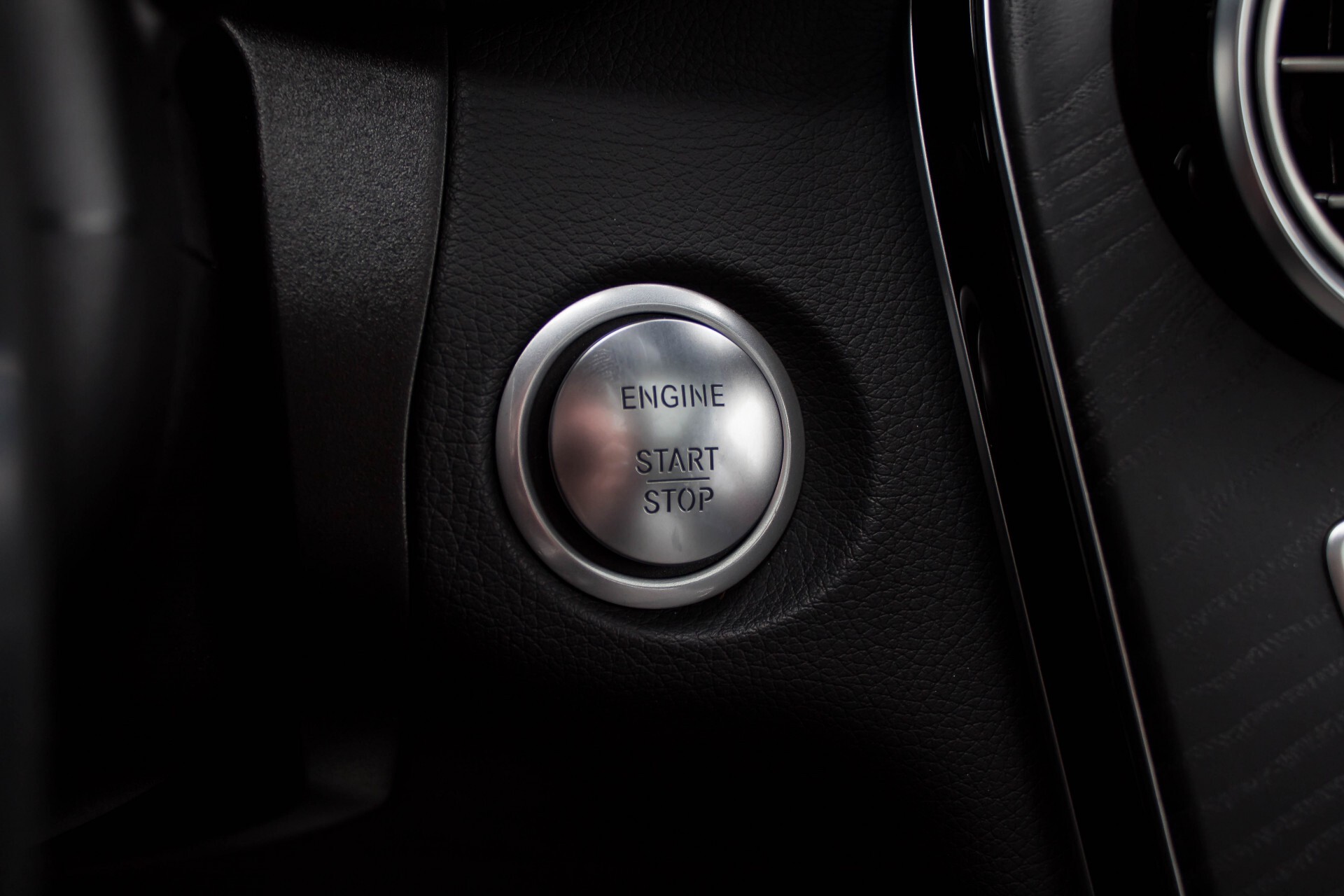 Mercedes-Benz GLC 300 4-AMG Panorama Distronic/Keyless/Burmester/Memory/Night Aut9 Foto 23