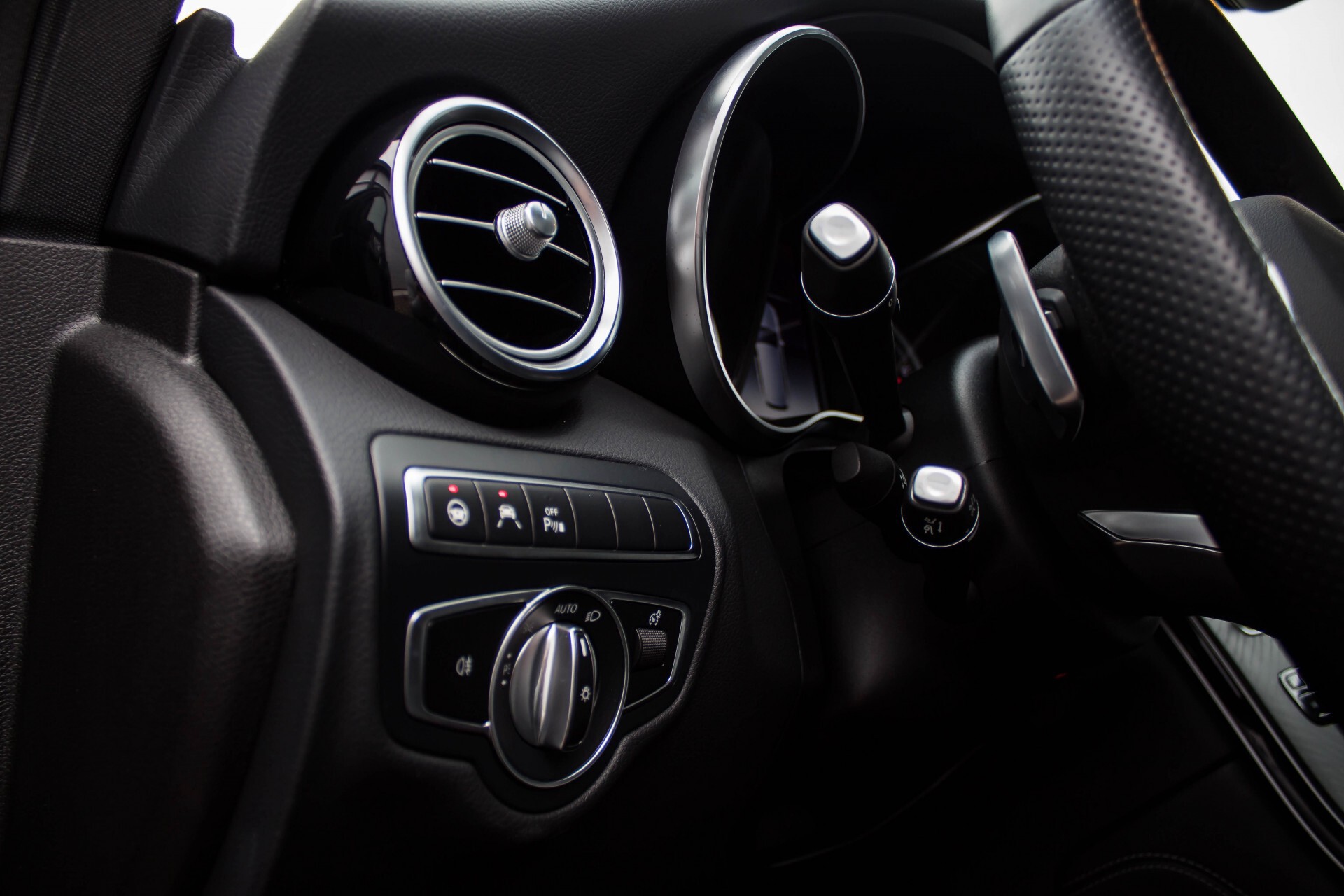 Mercedes-Benz GLC 300 4-AMG Panorama Distronic/Keyless/Burmester/Memory/Night Aut9 Foto 29